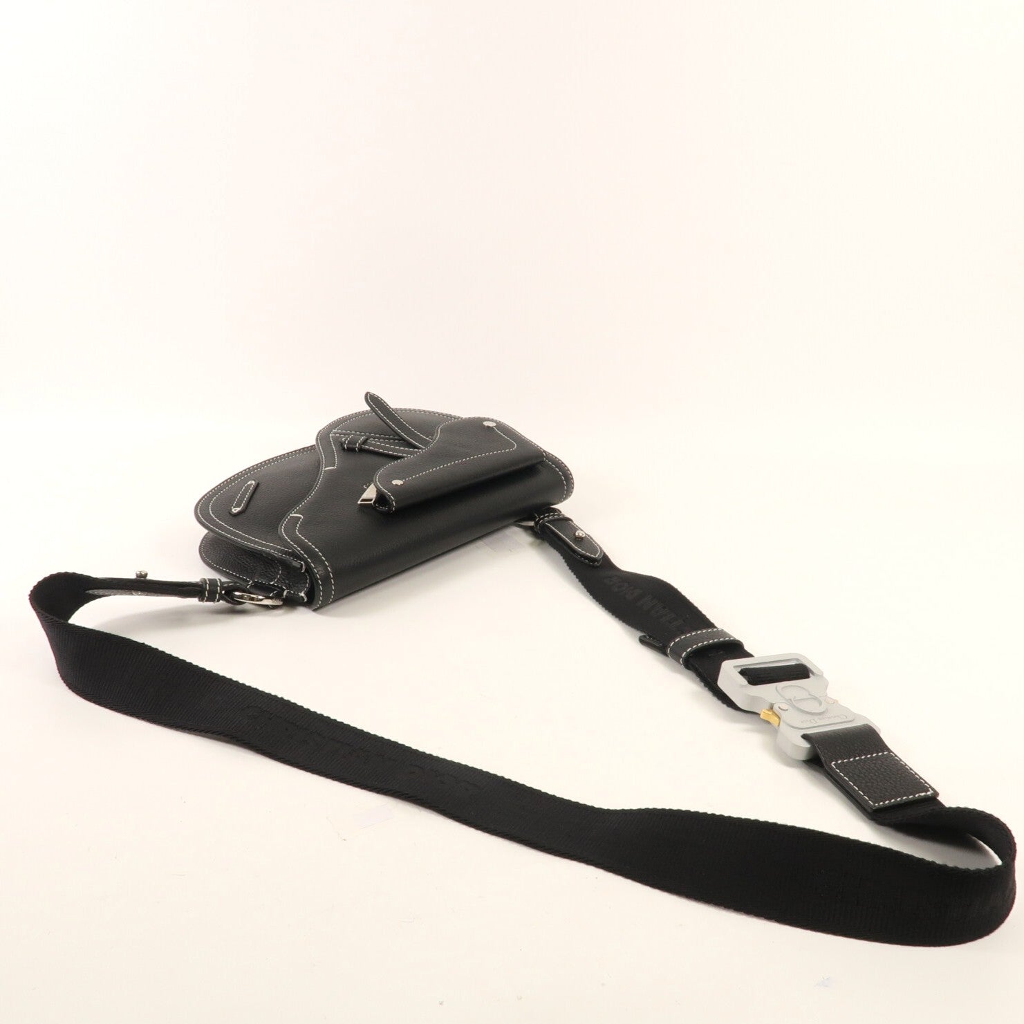 Dior 牛皮皮革Saddle銀扣肩背袋