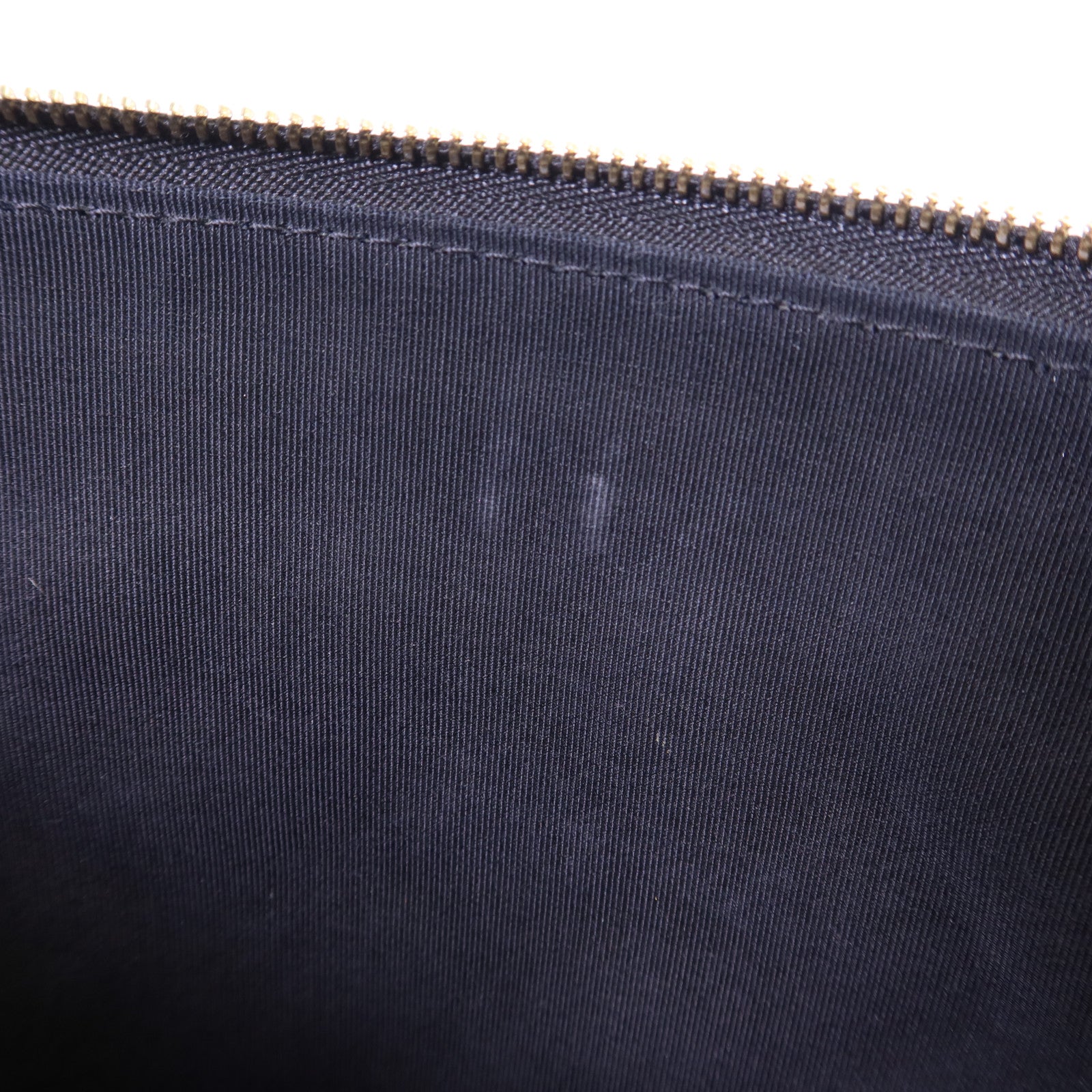 CHANEL 牛皮皮革Pouch金扣手拿包