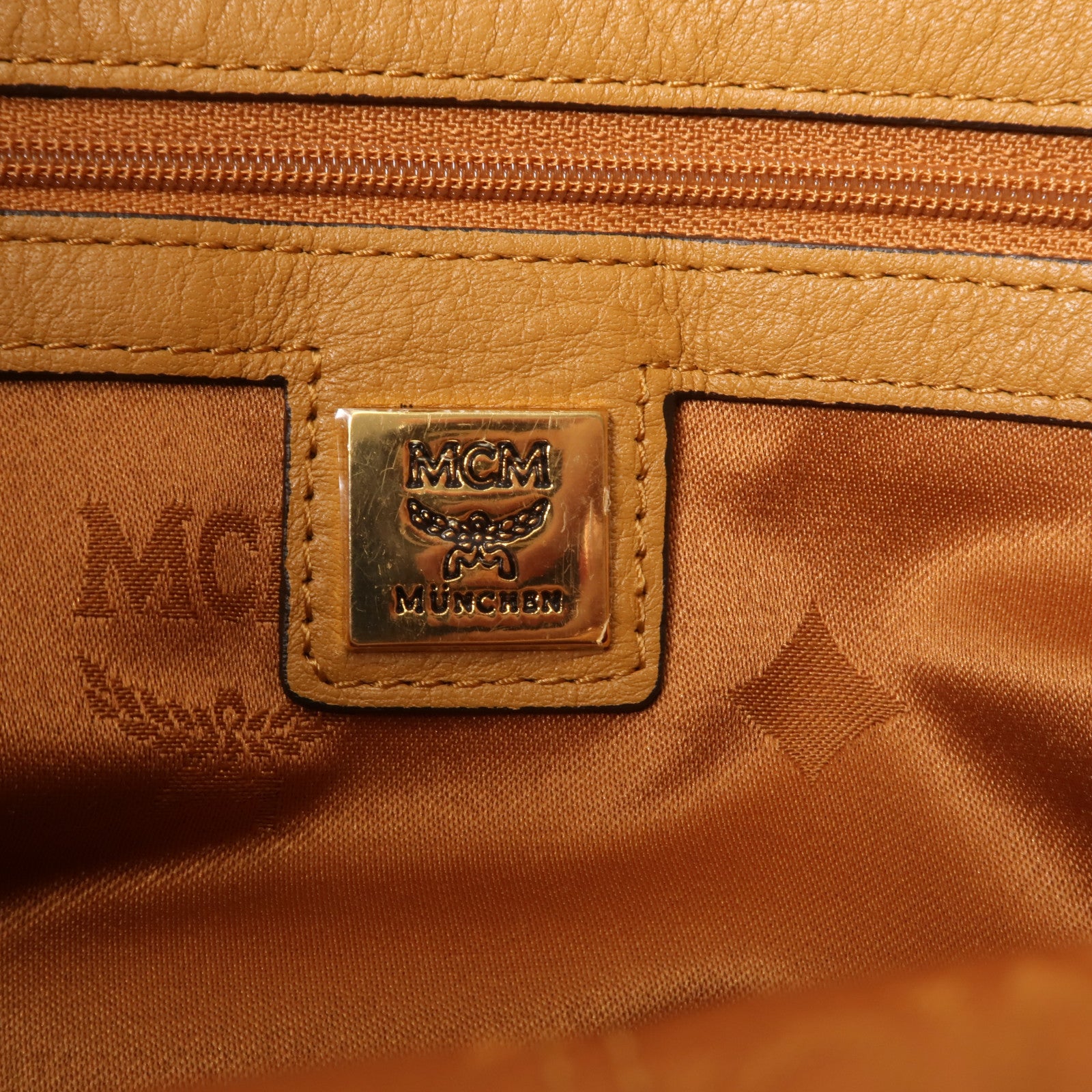 MCM 塗層帆布Shoulder Bag金扣手挽肩背兩用袋
