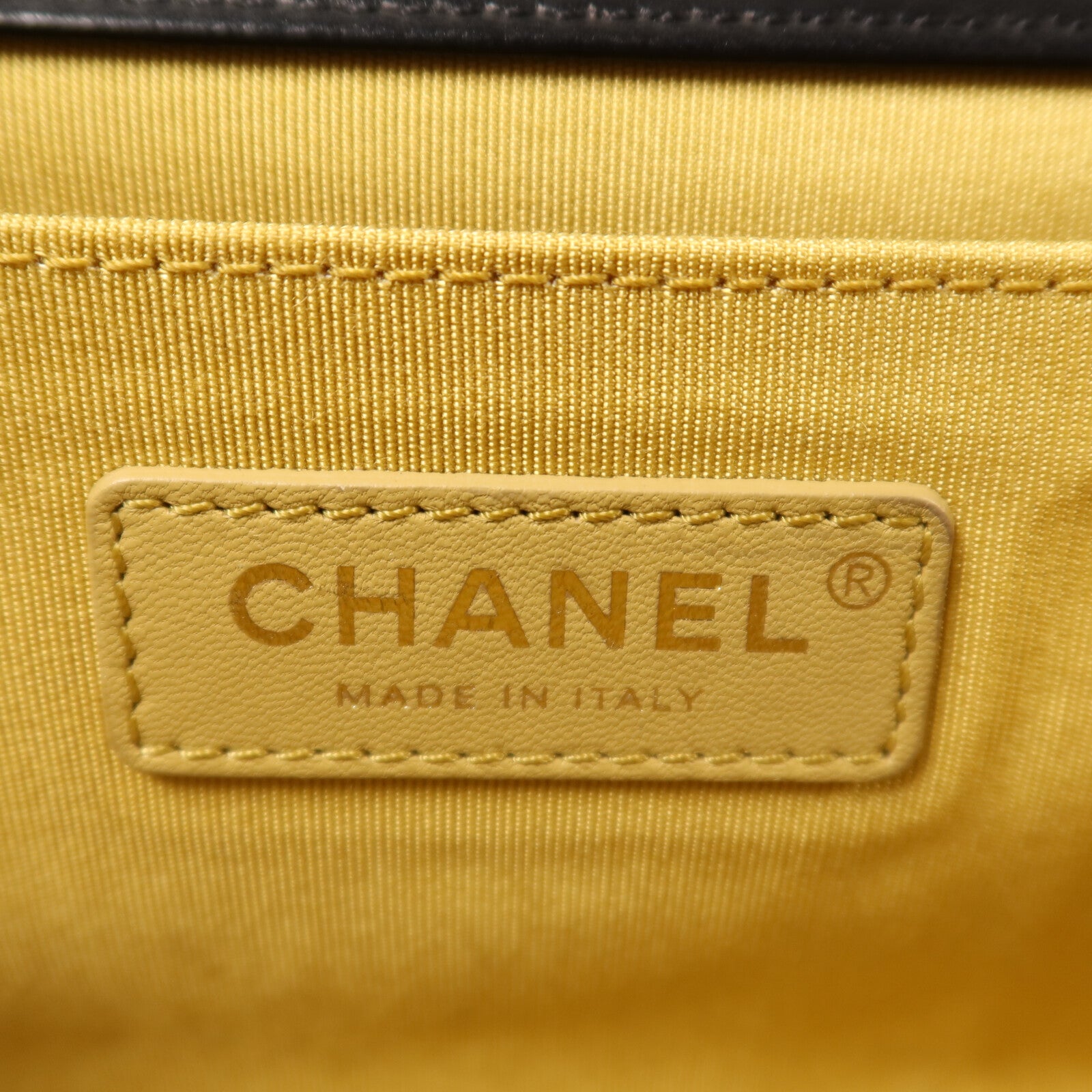 CHANEL 牛皮皮革Boy 25 Studded Handle Flap金扣鏈帶肩背袋