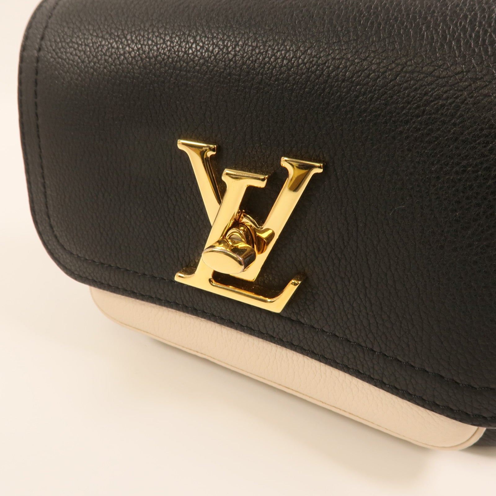 LOUIS VUITTON 牛皮皮革Lockme Tender金扣肩背袋