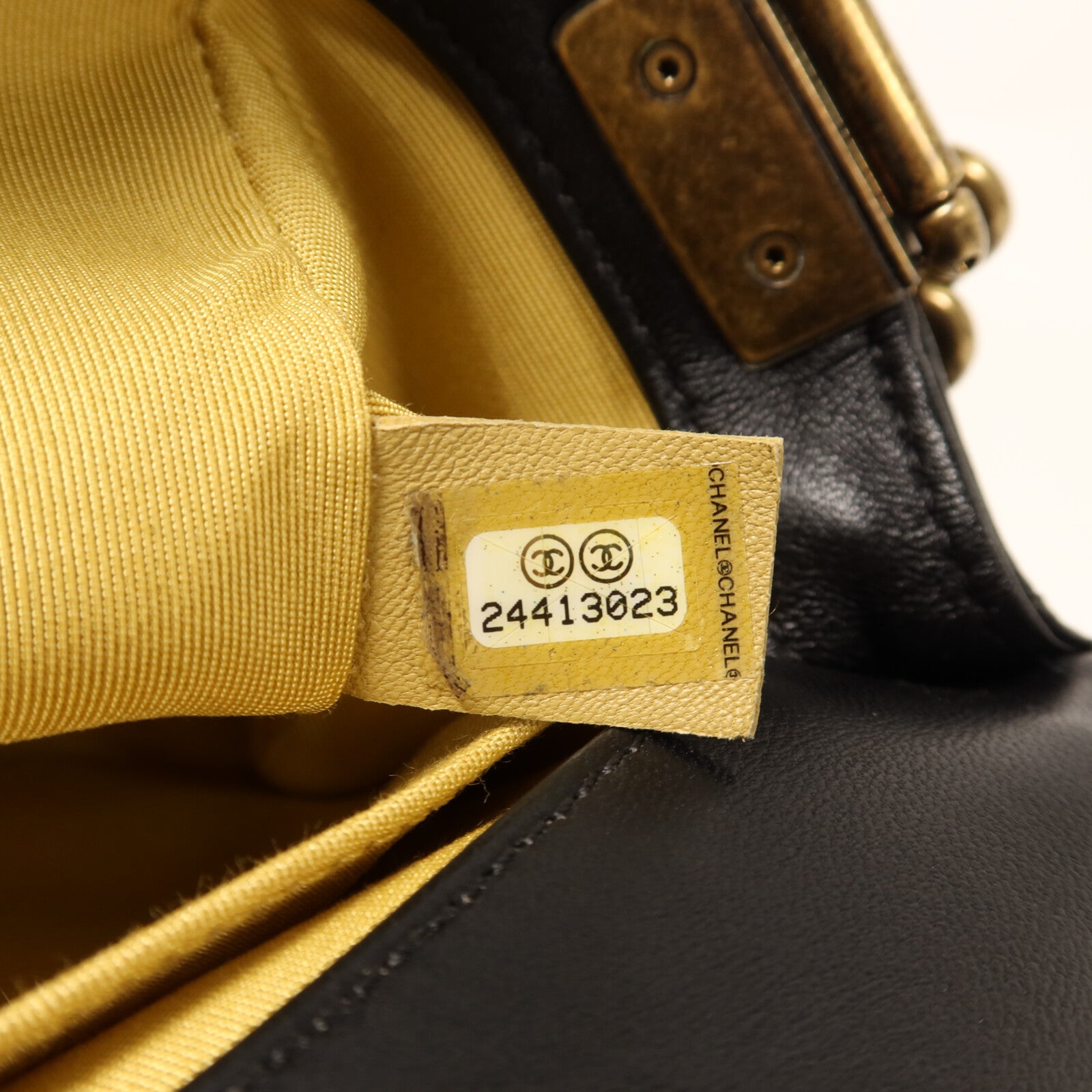 CHANEL 牛皮皮革Boy 25 Studded Handle Flap金扣鏈帶肩背袋