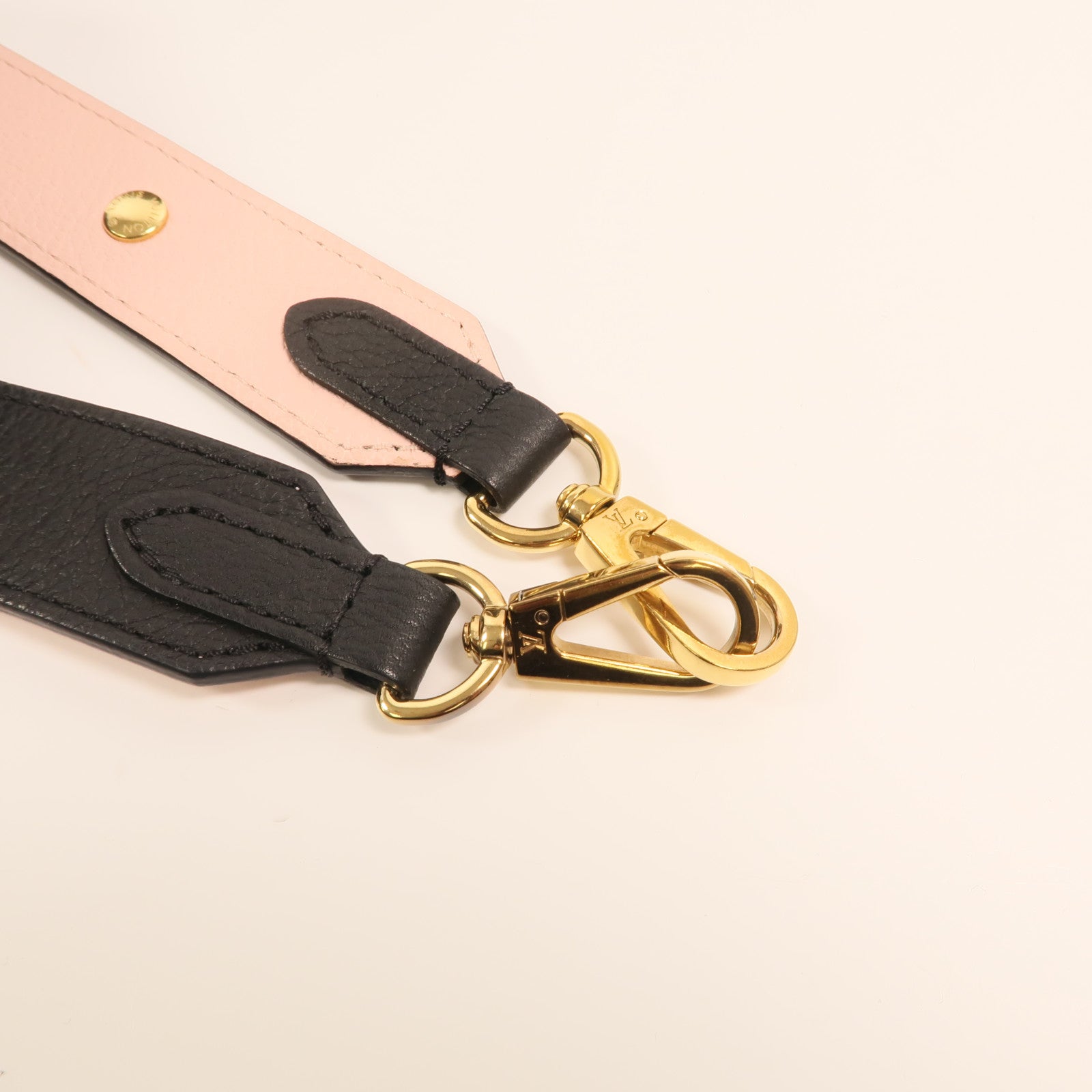 LOUIS VUITTON 牛皮皮革Lockme Tender金扣肩背袋