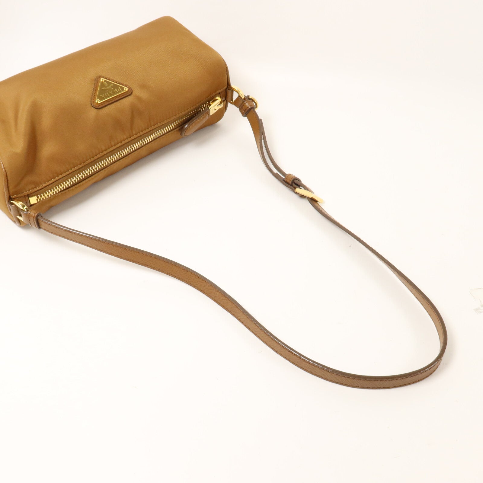 PRADA 尼龍Re-Nylon Pouch肩背袋