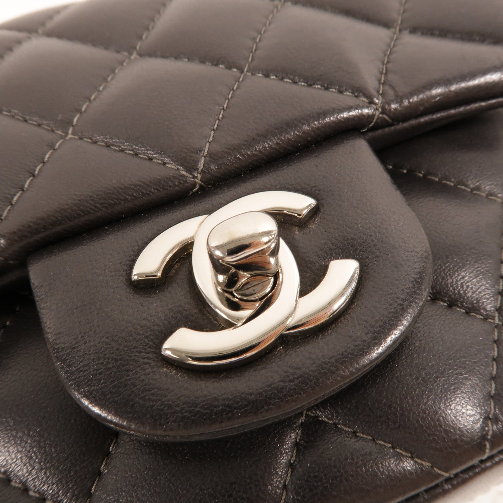 CHANEL 羊皮皮革Mini Classic 17鏈帶肩背袋