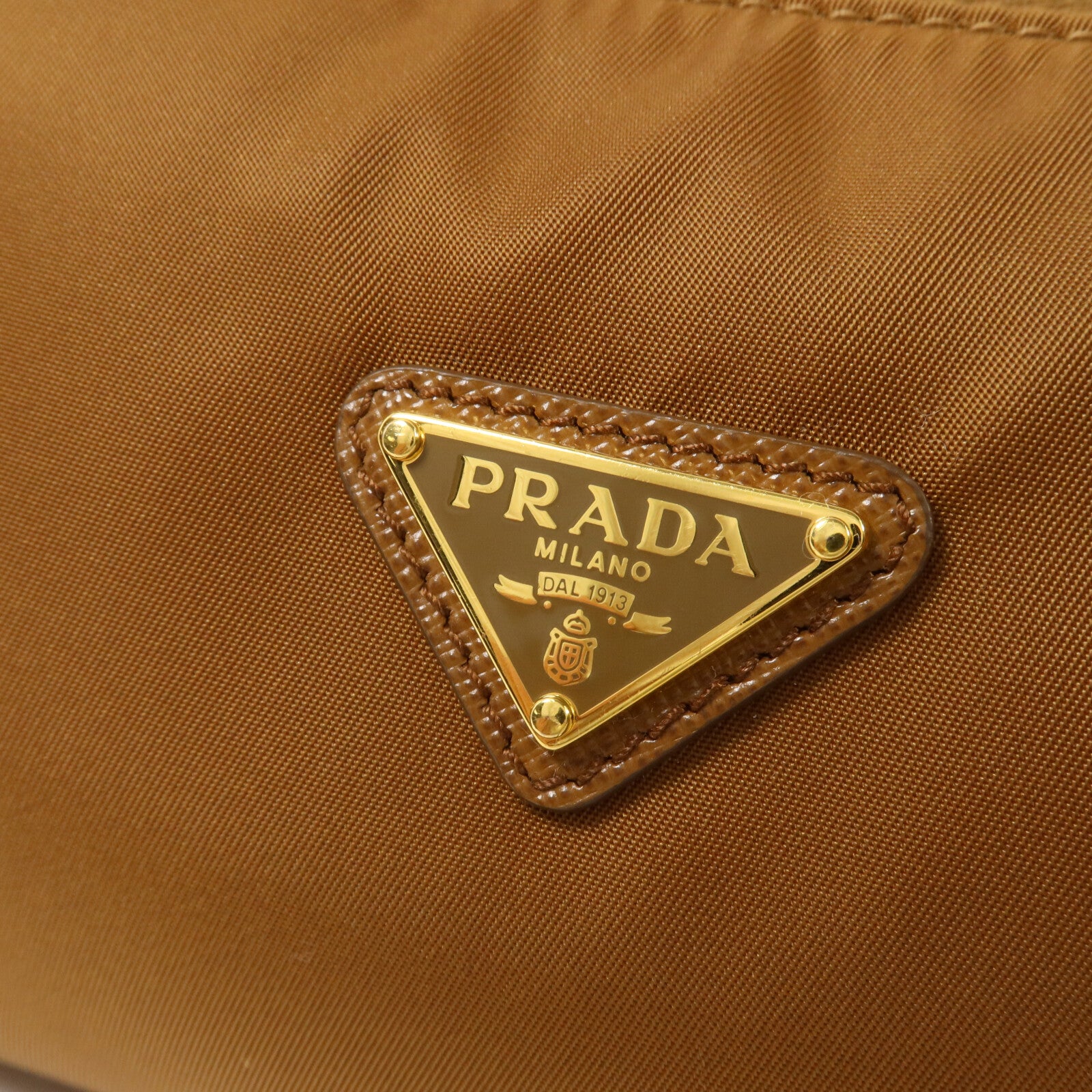 PRADA 尼龍Re-Nylon Pouch肩背袋