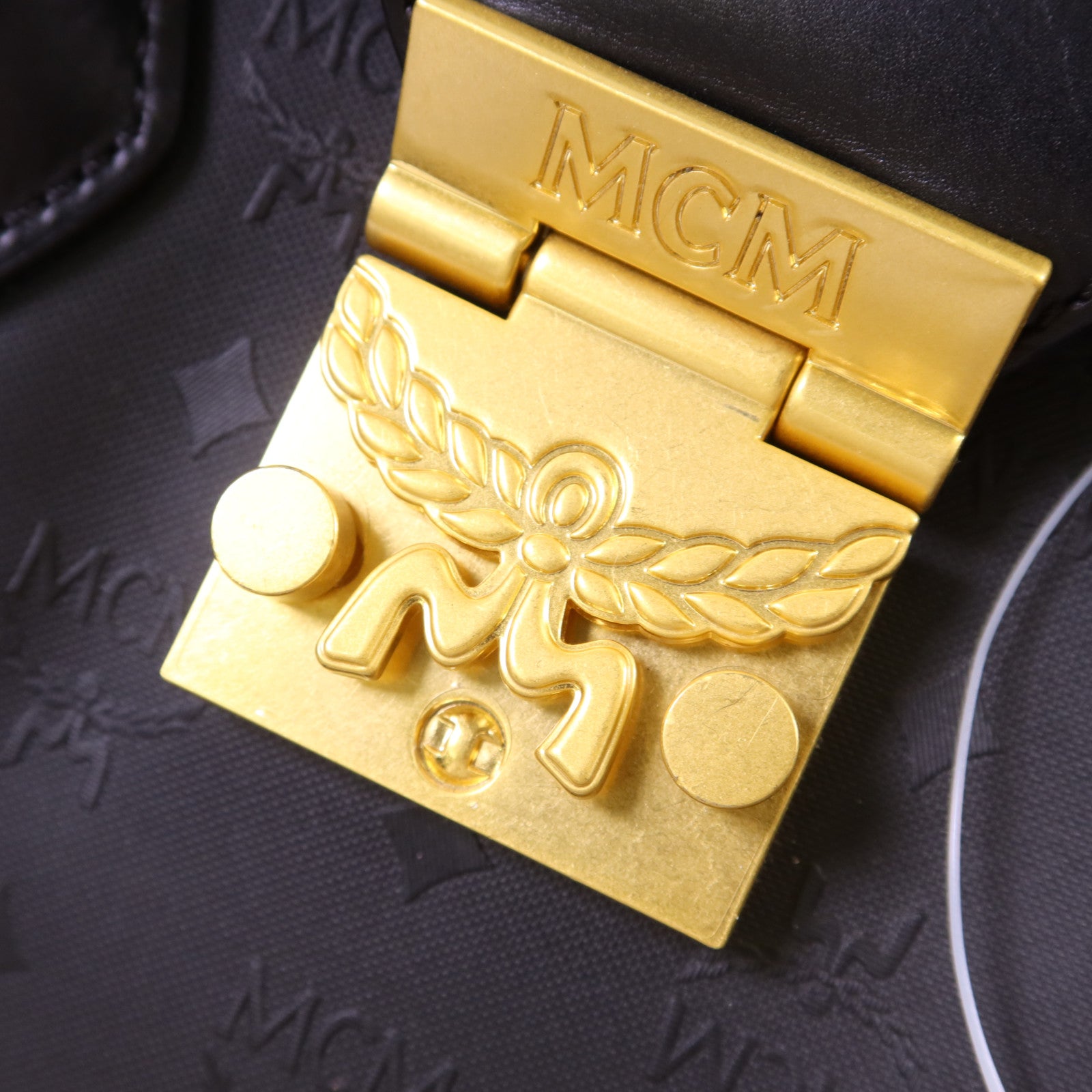 MCM 塗層帆布/牛皮皮革Visetos金扣手挽袋