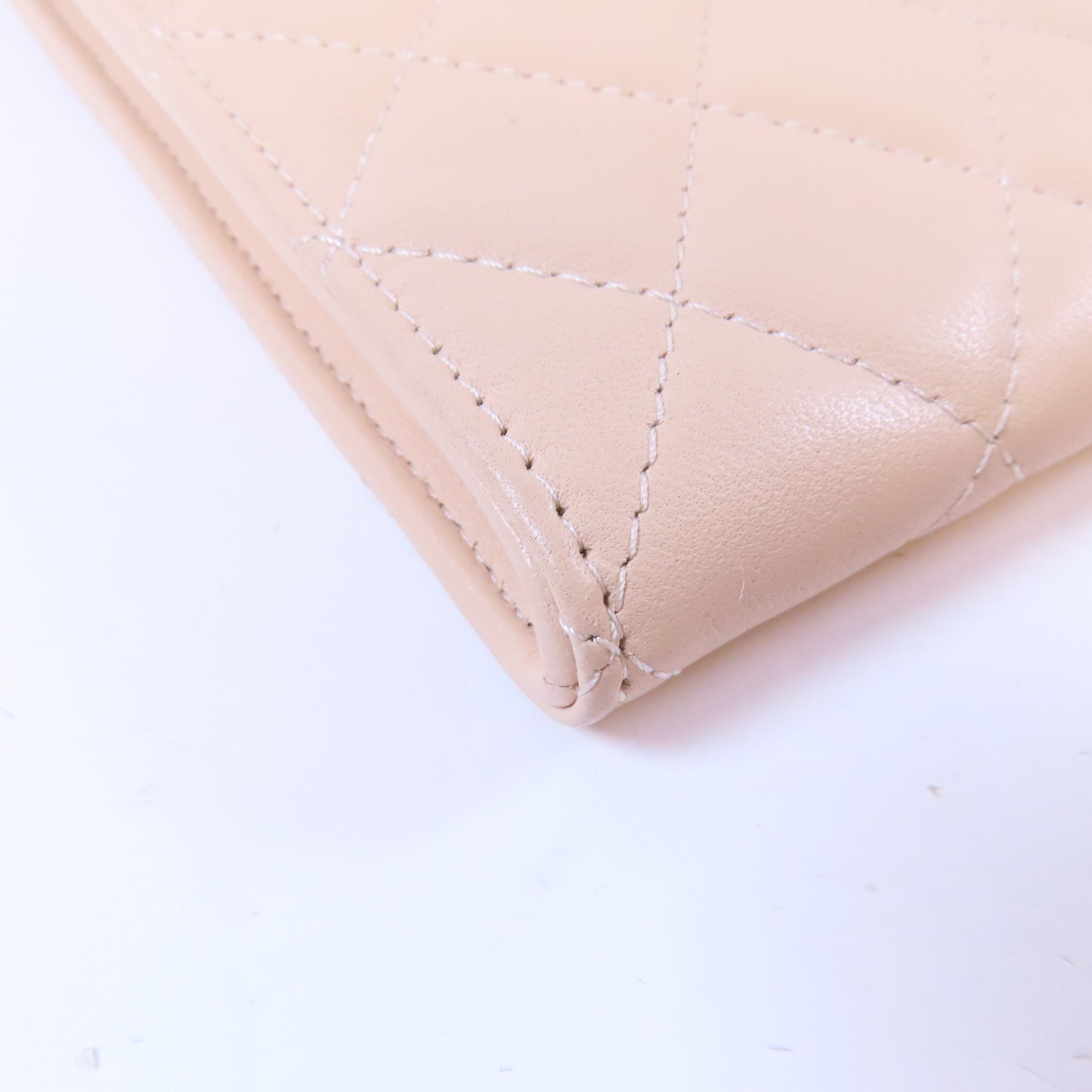 CHANEL 【激減優惠】菱格羊皮皮革Chain Phone Shoulder Bag金扣鏈帶肩背袋米色