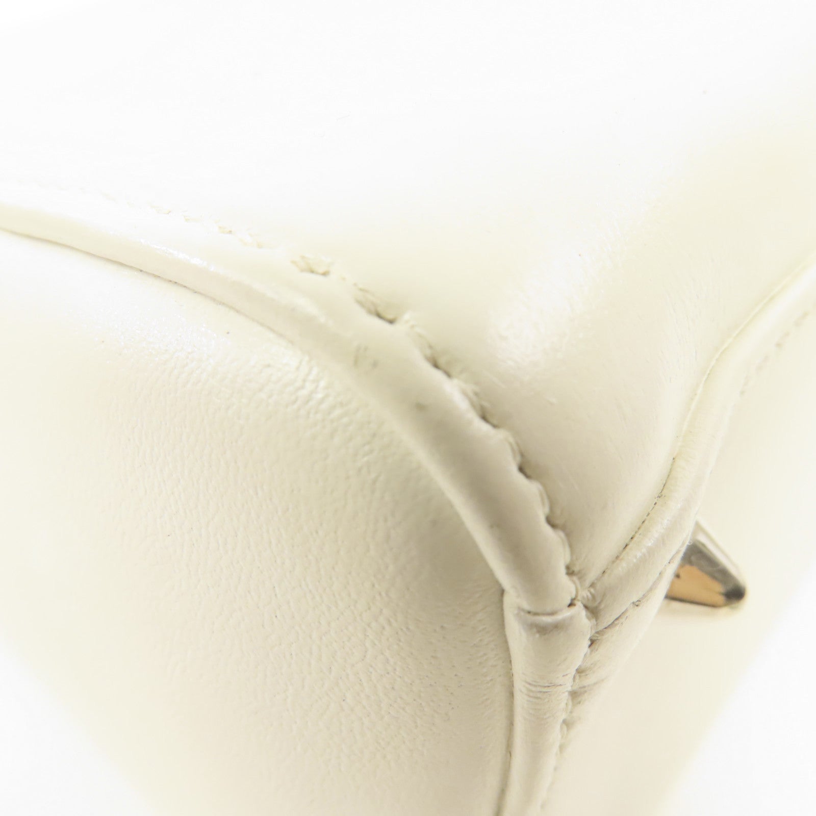 Dior 牛皮皮革Lady Dior銀扣肩背袋