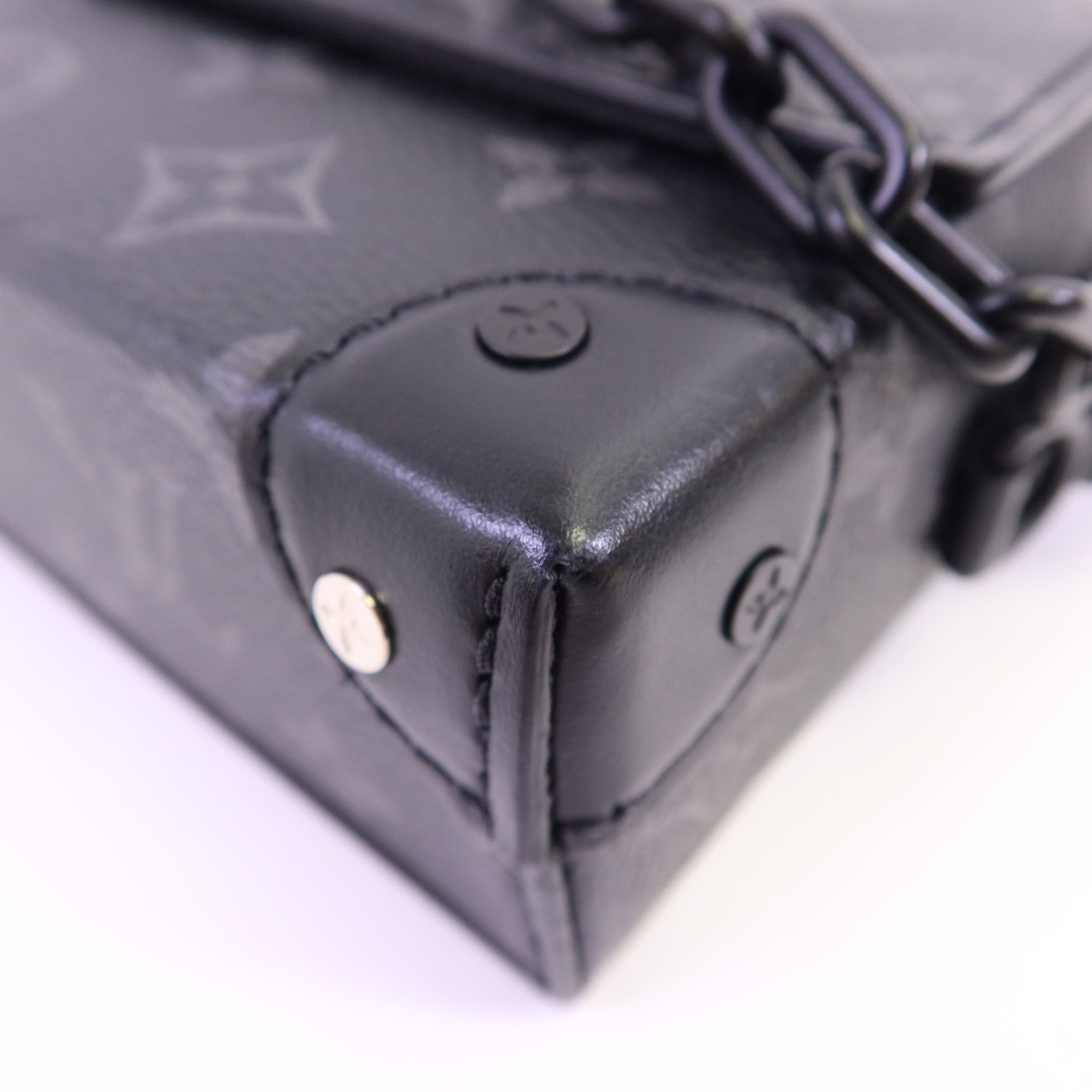 LOUIS VUITTON Monogram Eclipse Steamer Wearable Wallet肩背袋