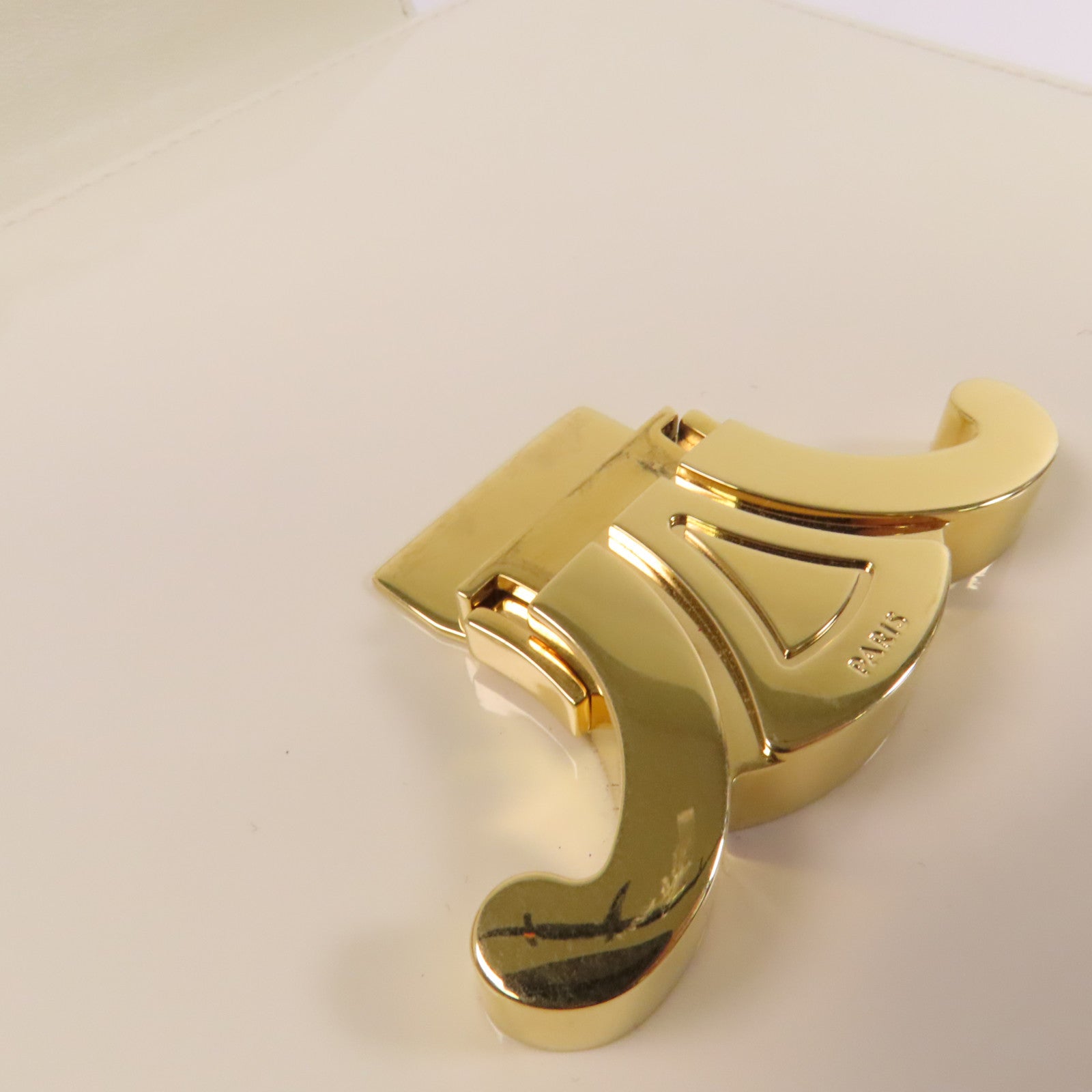 CELINE 漆皮皮革Teen Garance金扣肩背袋