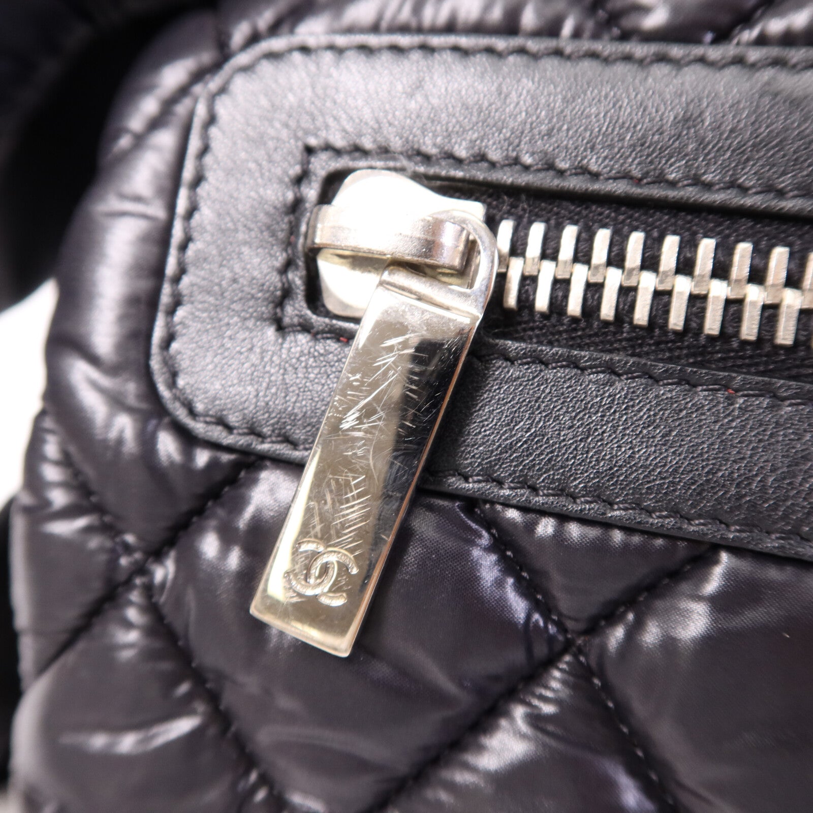 CHANEL 尼龍Coco Cocoon銀扣肩背袋