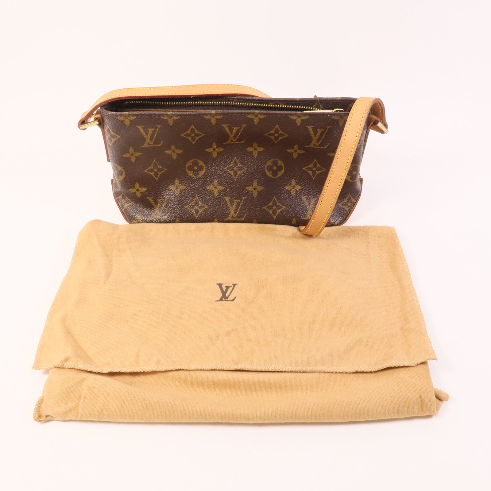 LOUIS VUITTON Monogram Trotteur金扣肩背袋