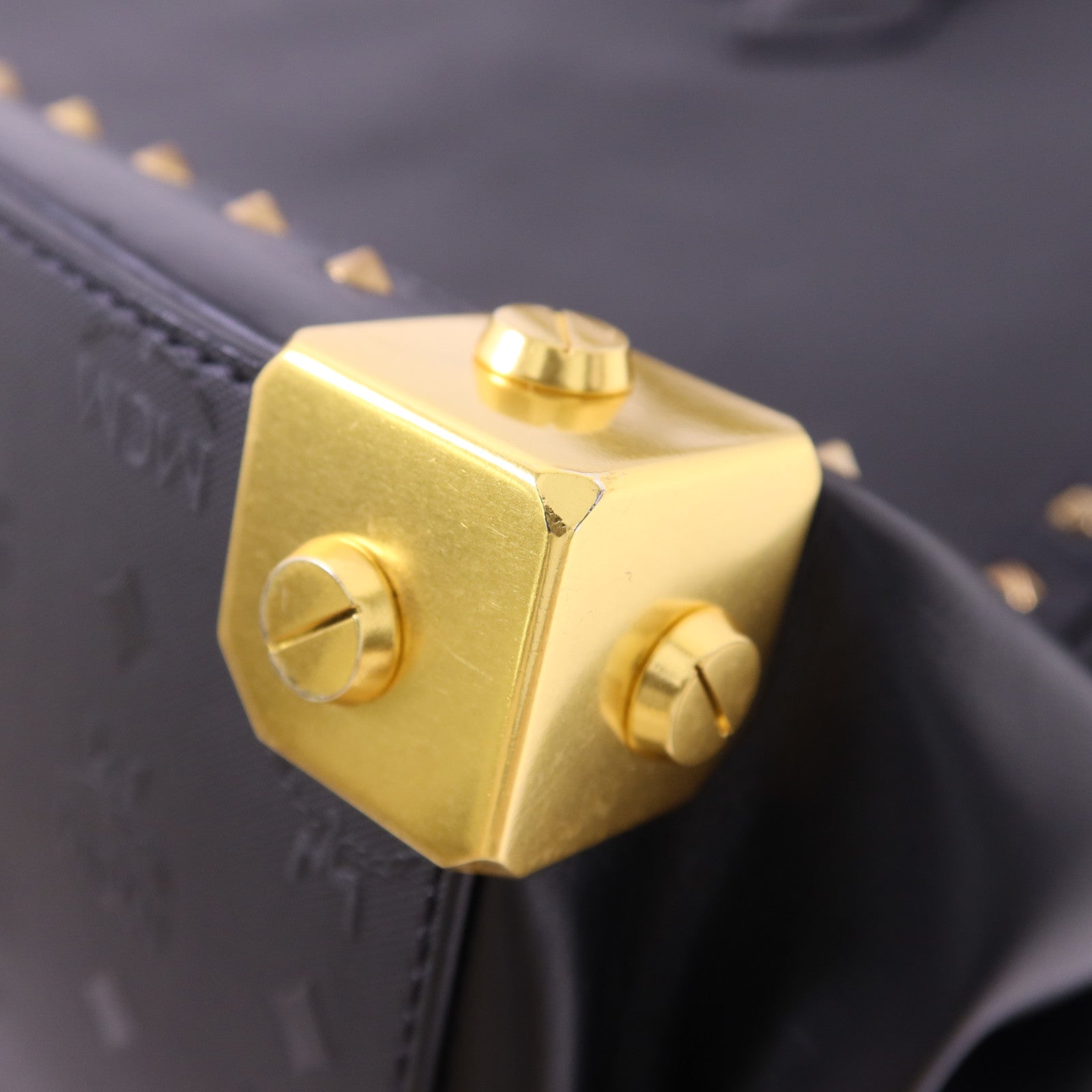 MCM 塗層帆布/牛皮皮革Visetos金扣手挽袋