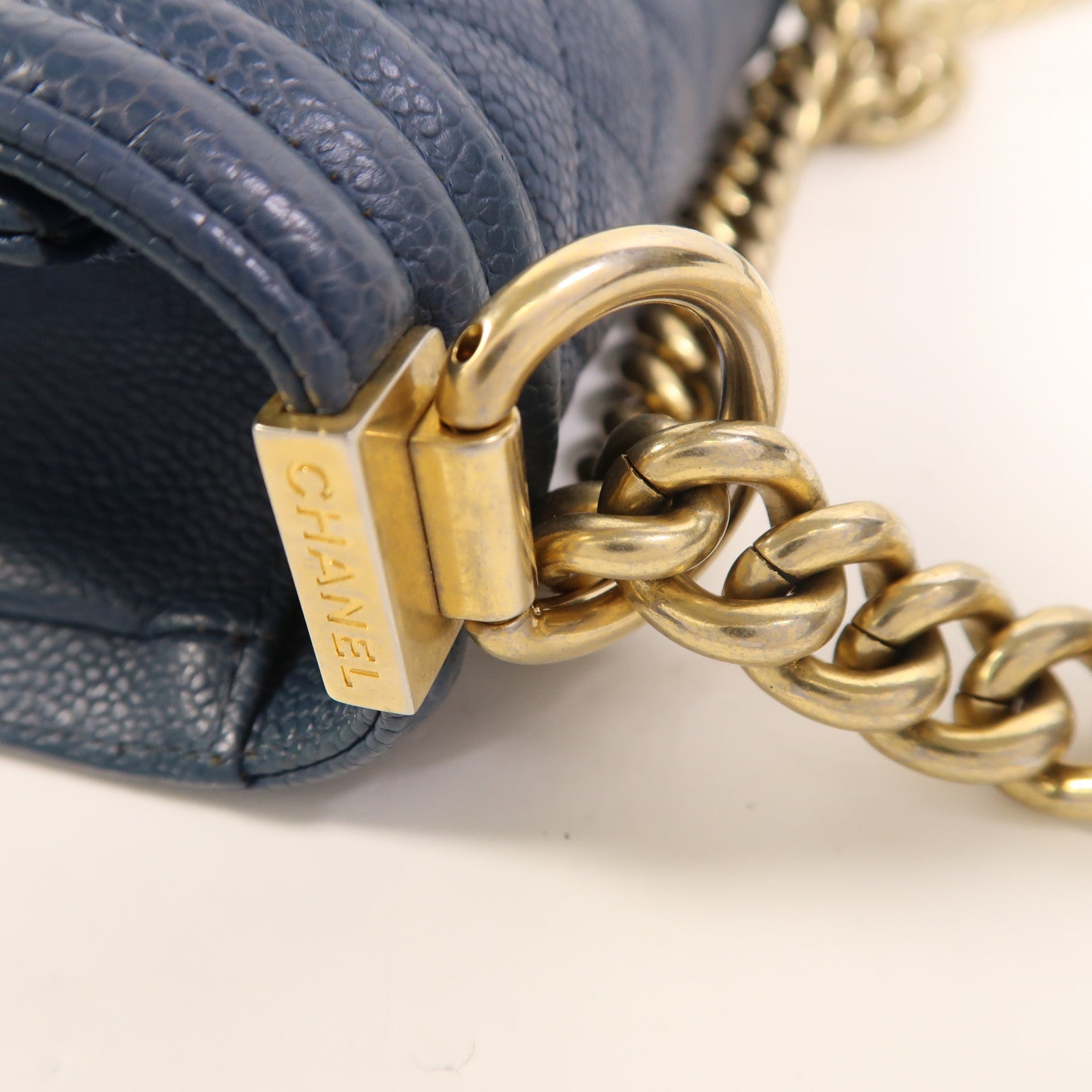 CHANEL 牛皮皮革Boy 20金扣鏈帶肩背袋