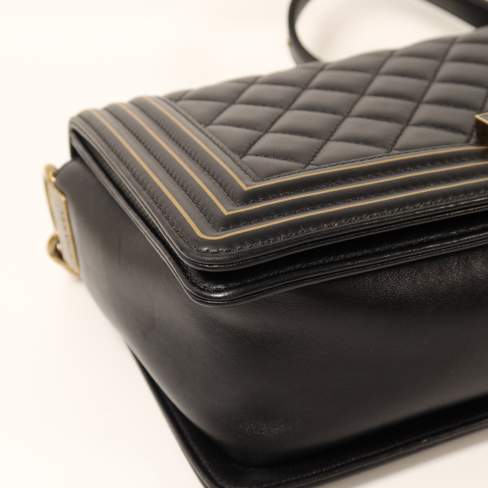 CHANEL 牛皮皮革Boy 25 Studded Handle Flap金扣鏈帶肩背袋
