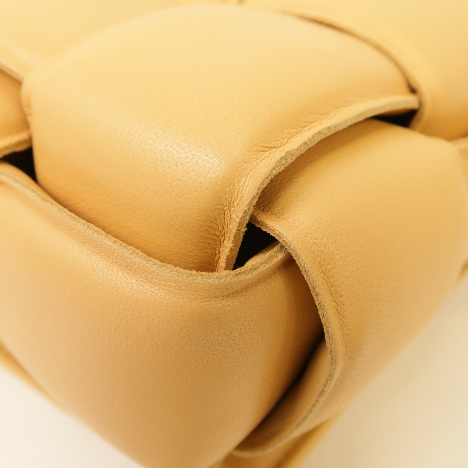 BOTTEGA VENETA 羊皮皮革Chain Cassette金扣手挽肩背兩用袋棕色