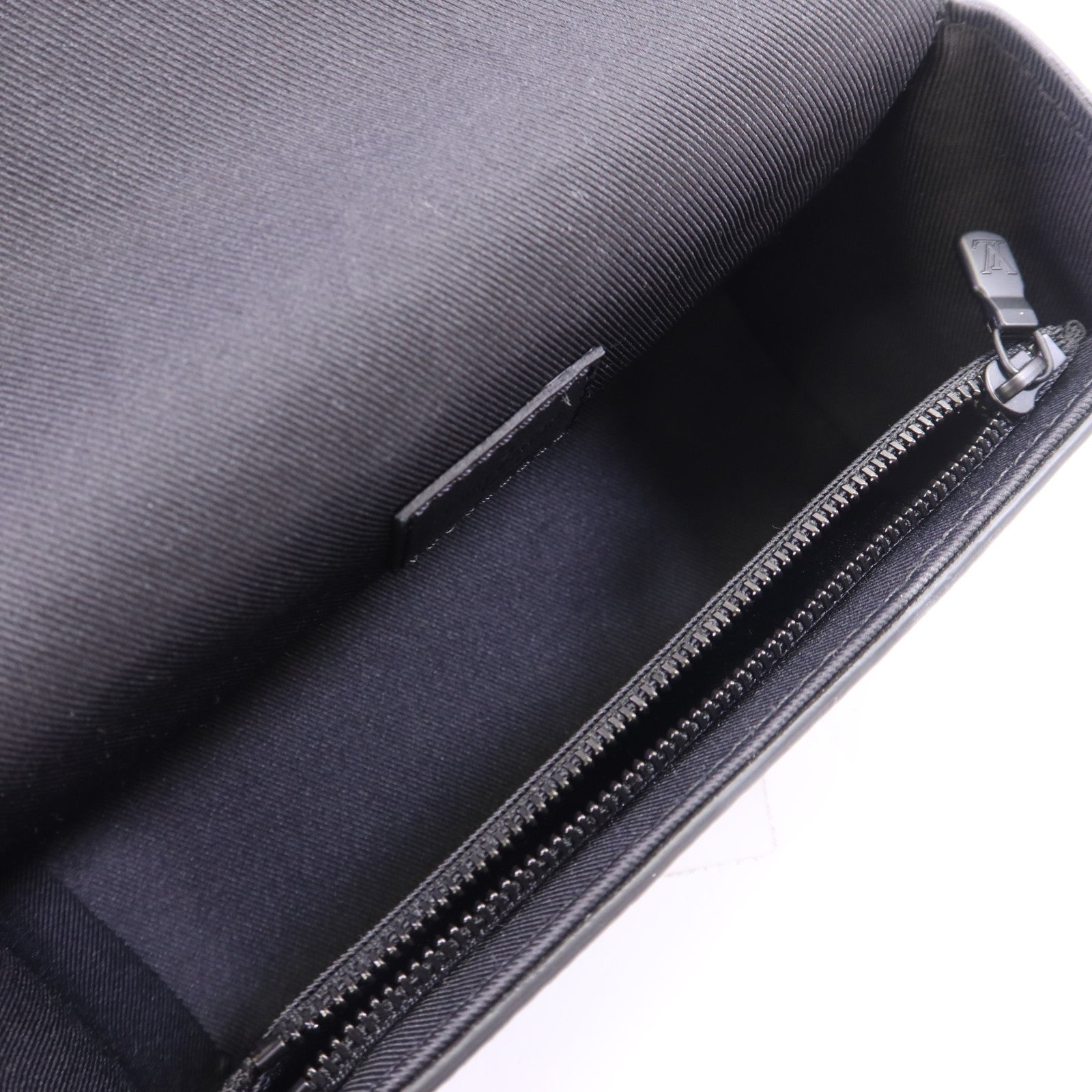 LOUIS VUITTON Monogram Eclipse Steamer Wearable Wallet肩背袋