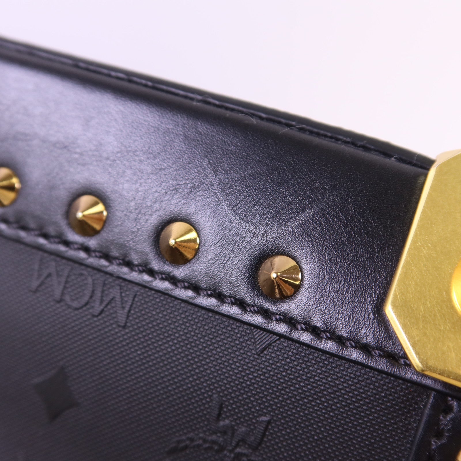 MCM 塗層帆布/牛皮皮革Visetos金扣手挽袋