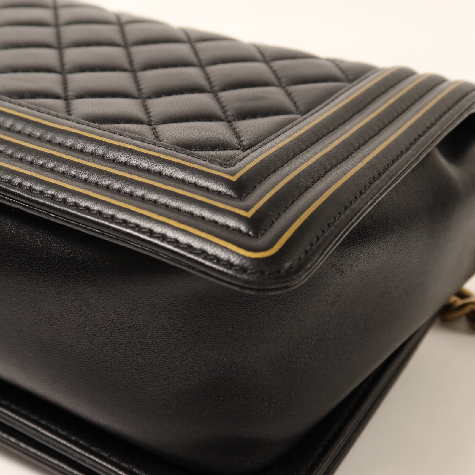 CHANEL 牛皮皮革Boy 25 Studded Handle Flap金扣鏈帶肩背袋