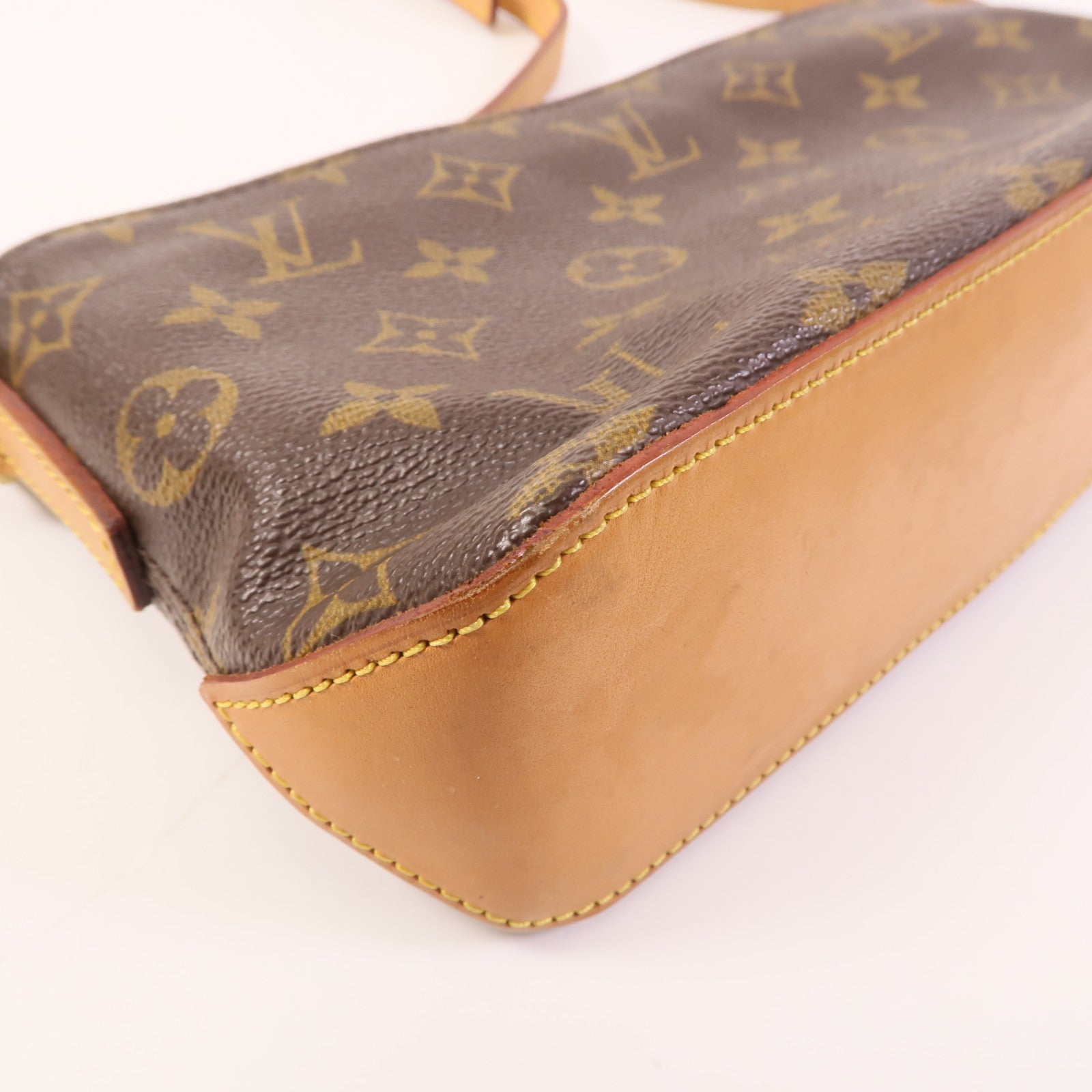 LOUIS VUITTON Monogram Trotteur金扣肩背袋
