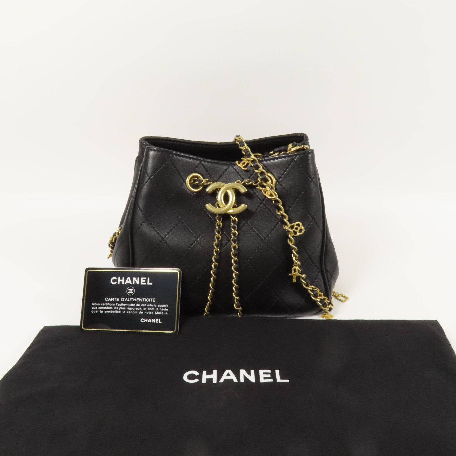 CHANEL 牛皮皮革Bucket Bag金扣肩背袋