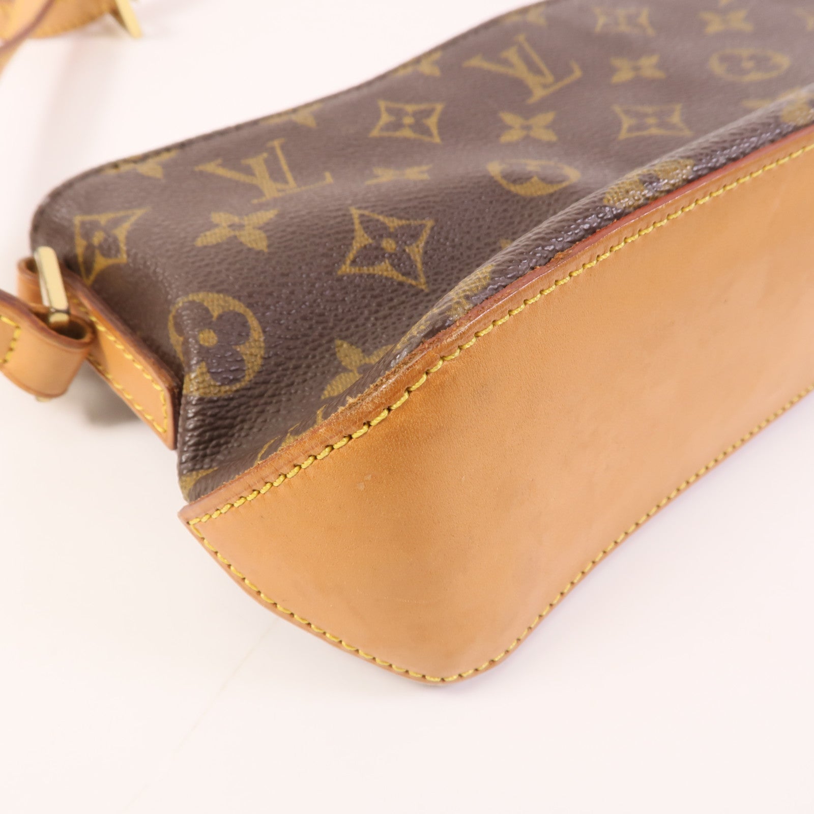 LOUIS VUITTON Monogram Trotteur金扣肩背袋
