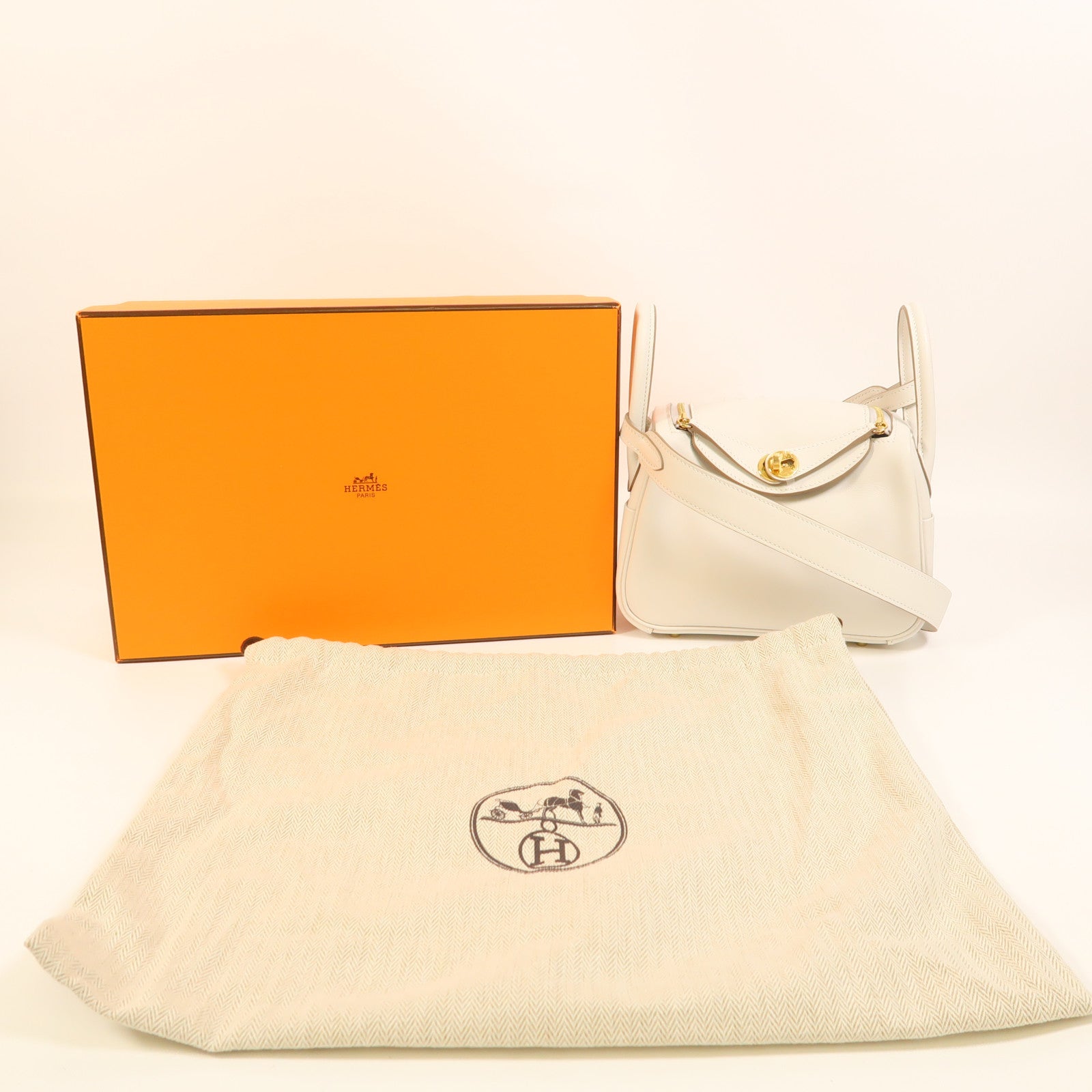 HERMES Swift皮革Mini Lindy金扣手挽肩背兩用袋Gris Meyer/Gris Pale