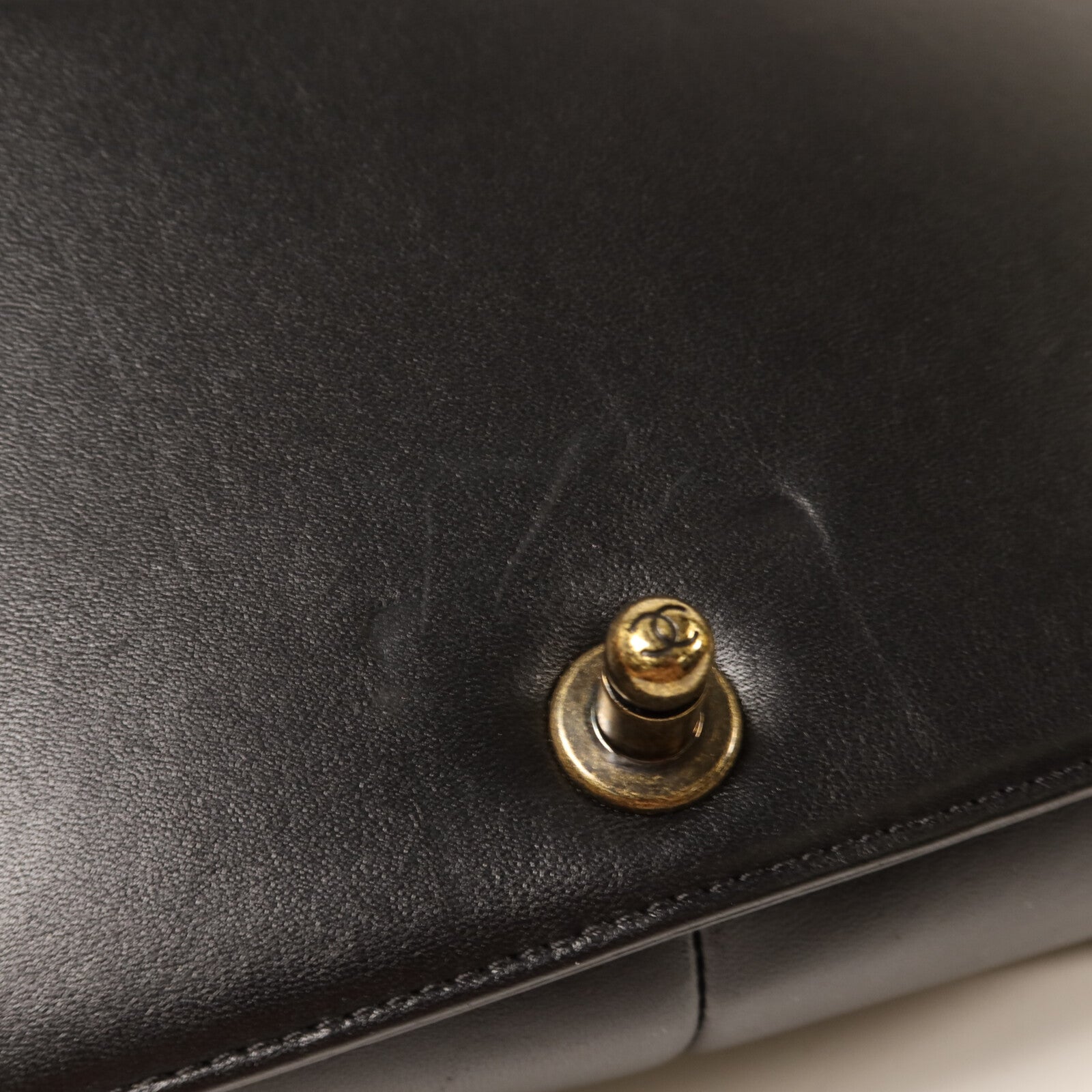 CHANEL 牛皮皮革Boy 25 Studded Handle Flap金扣鏈帶肩背袋
