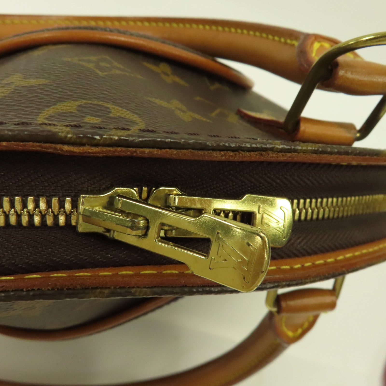 LOUIS VUITTON Monogram Ellipse PM金扣手挽袋啡色