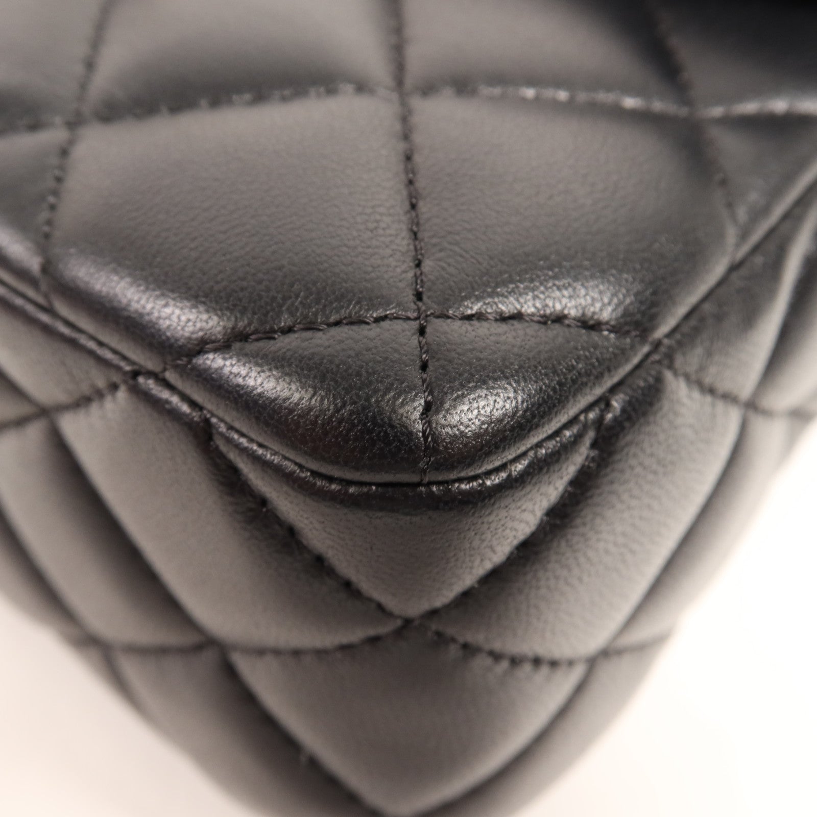 CHANEL 羊皮皮革Chain Shoulder金扣鏈帶肩背袋
