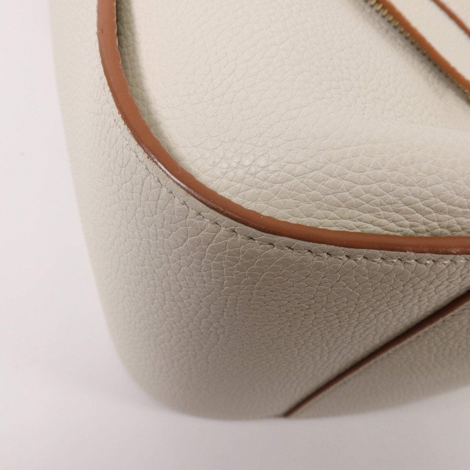 LOEWE 牛皮皮革Hammock Small手挽肩背兩用袋