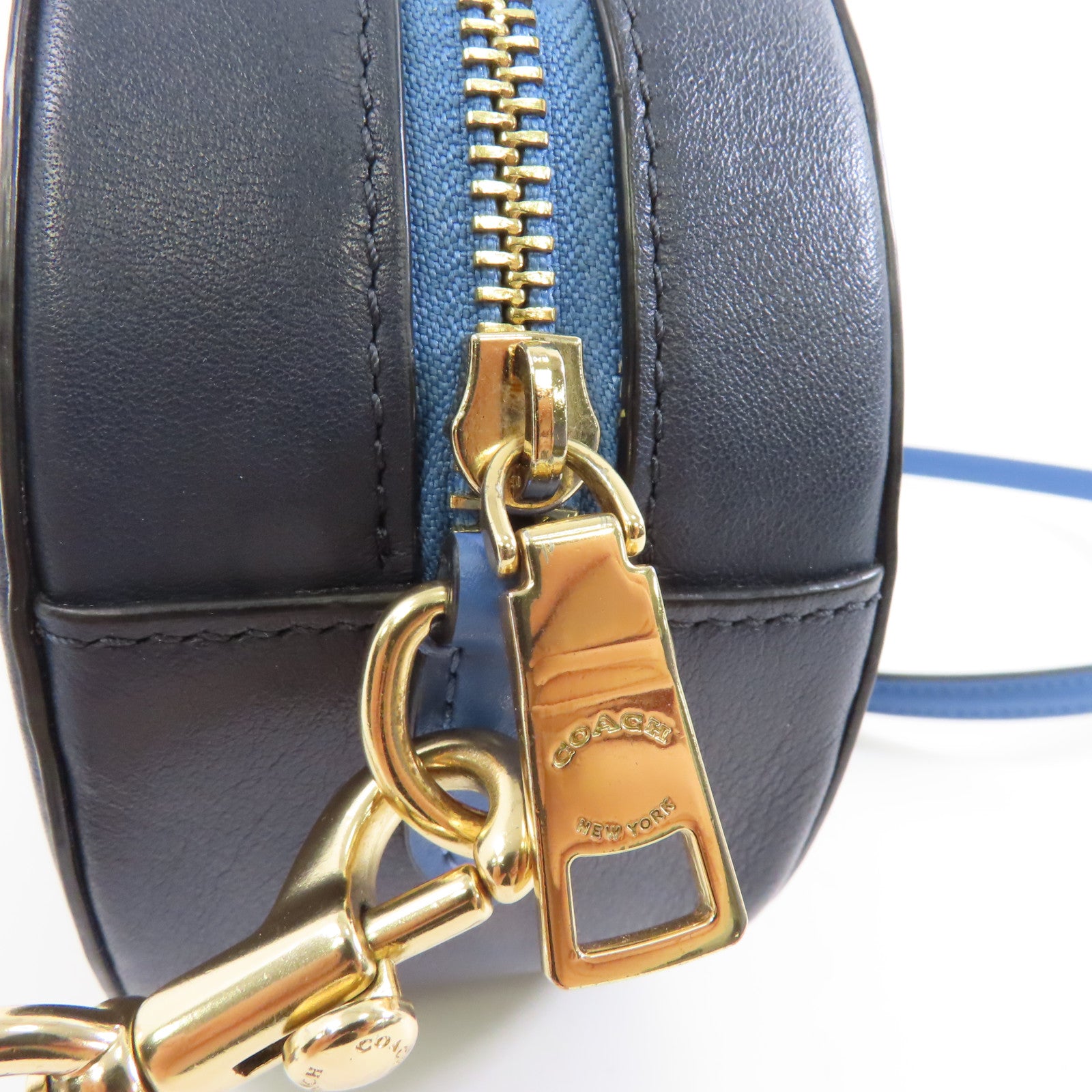 COACH 塗層帆布Shoulder Bag金扣肩背袋藍色
