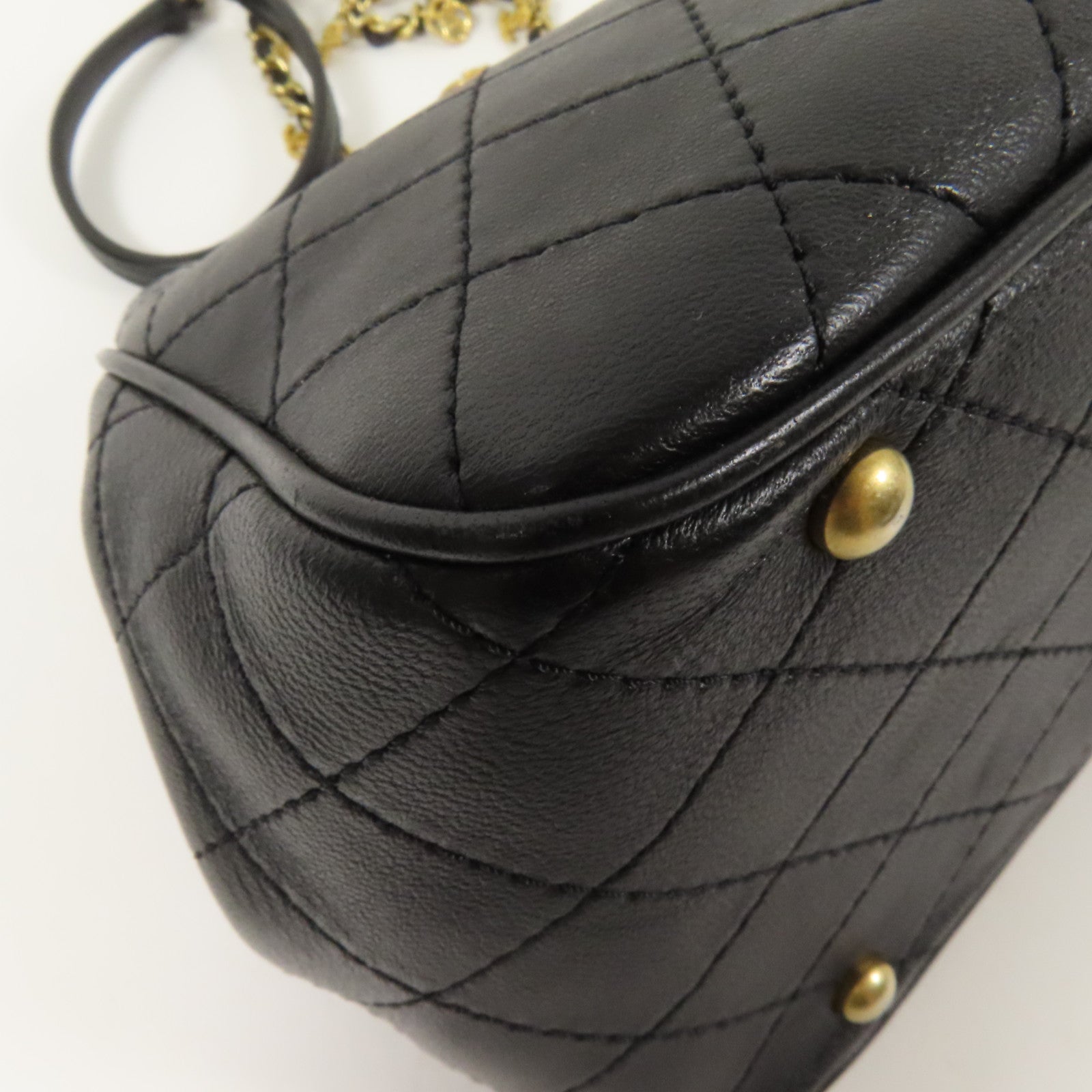 CHANEL 牛皮皮革Bucket Bag金扣肩背袋