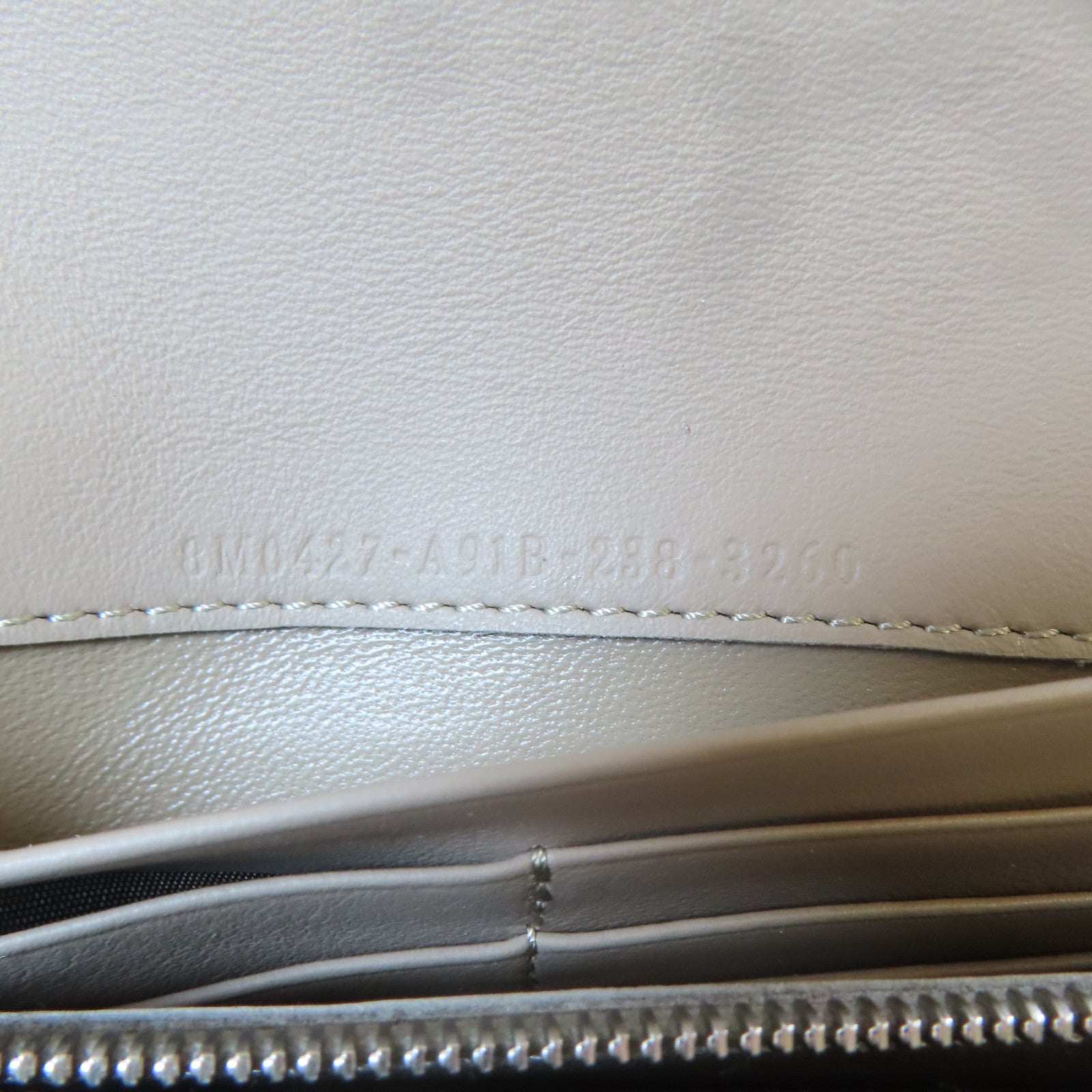 FENDI 牛皮皮革Long wallet銀扣錢包灰色