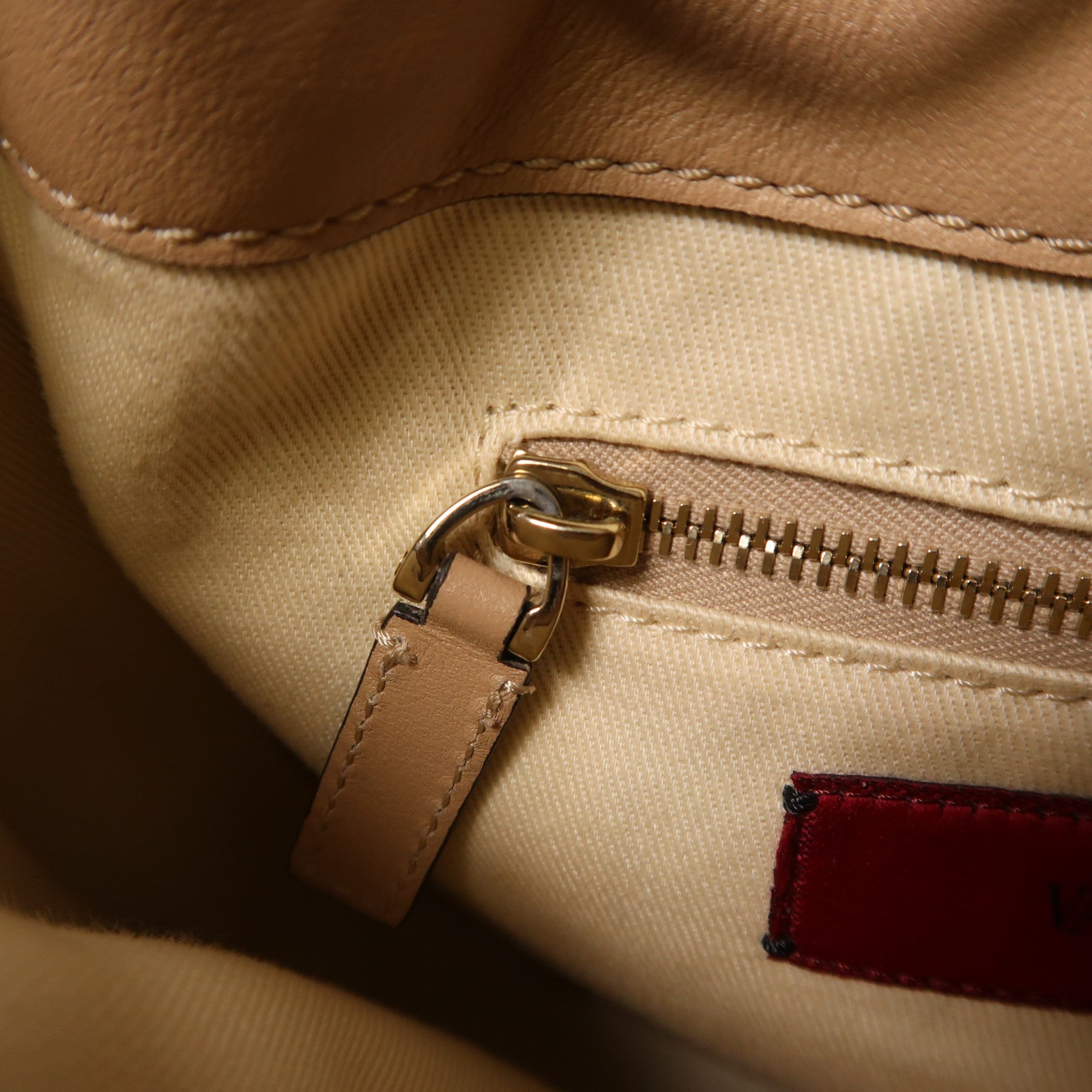 Valentino 皮革Shoulder Bag金扣肩背袋