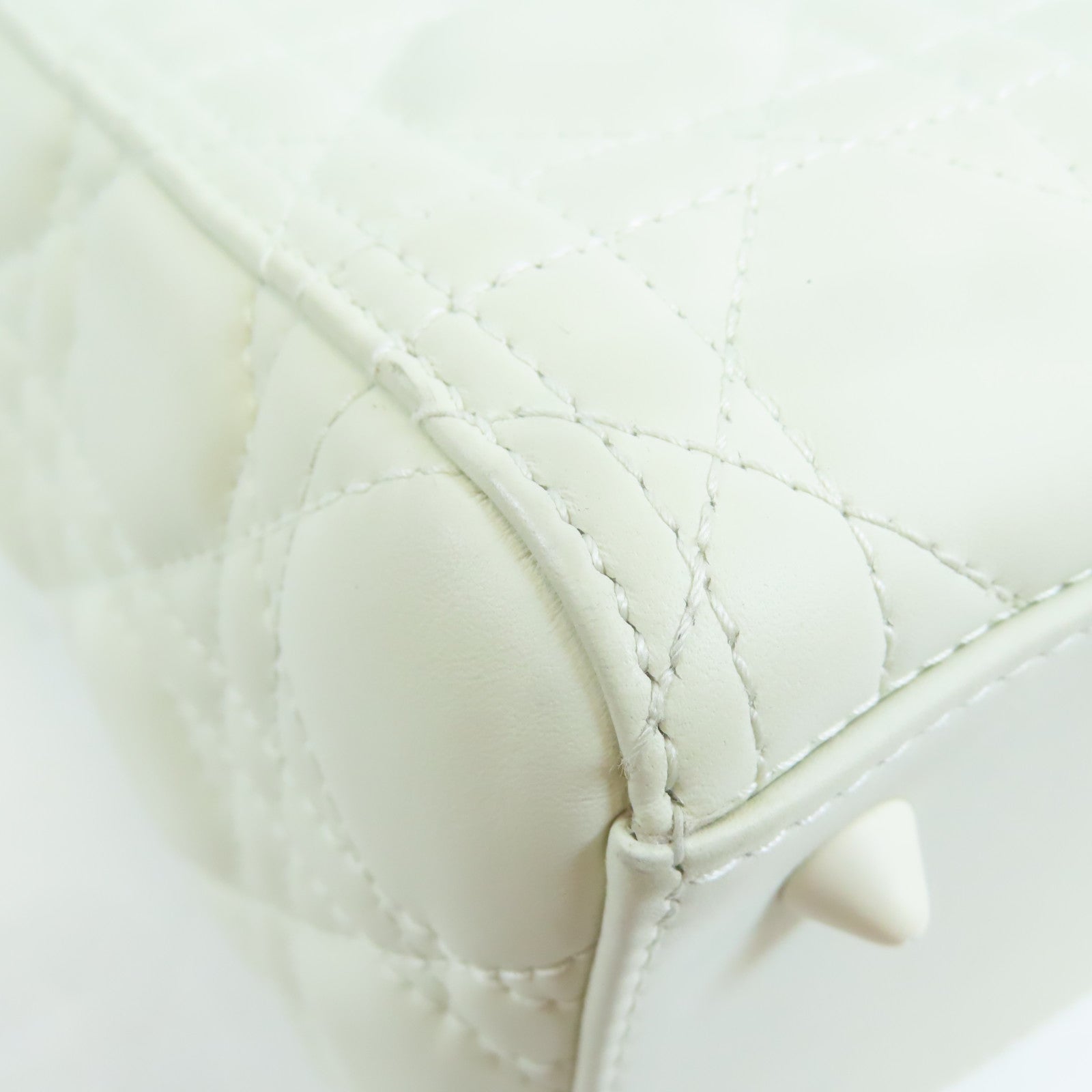 Dior CD Lady Dior 2 Way Shoulder Handbag M0565ILOI Calfskin White