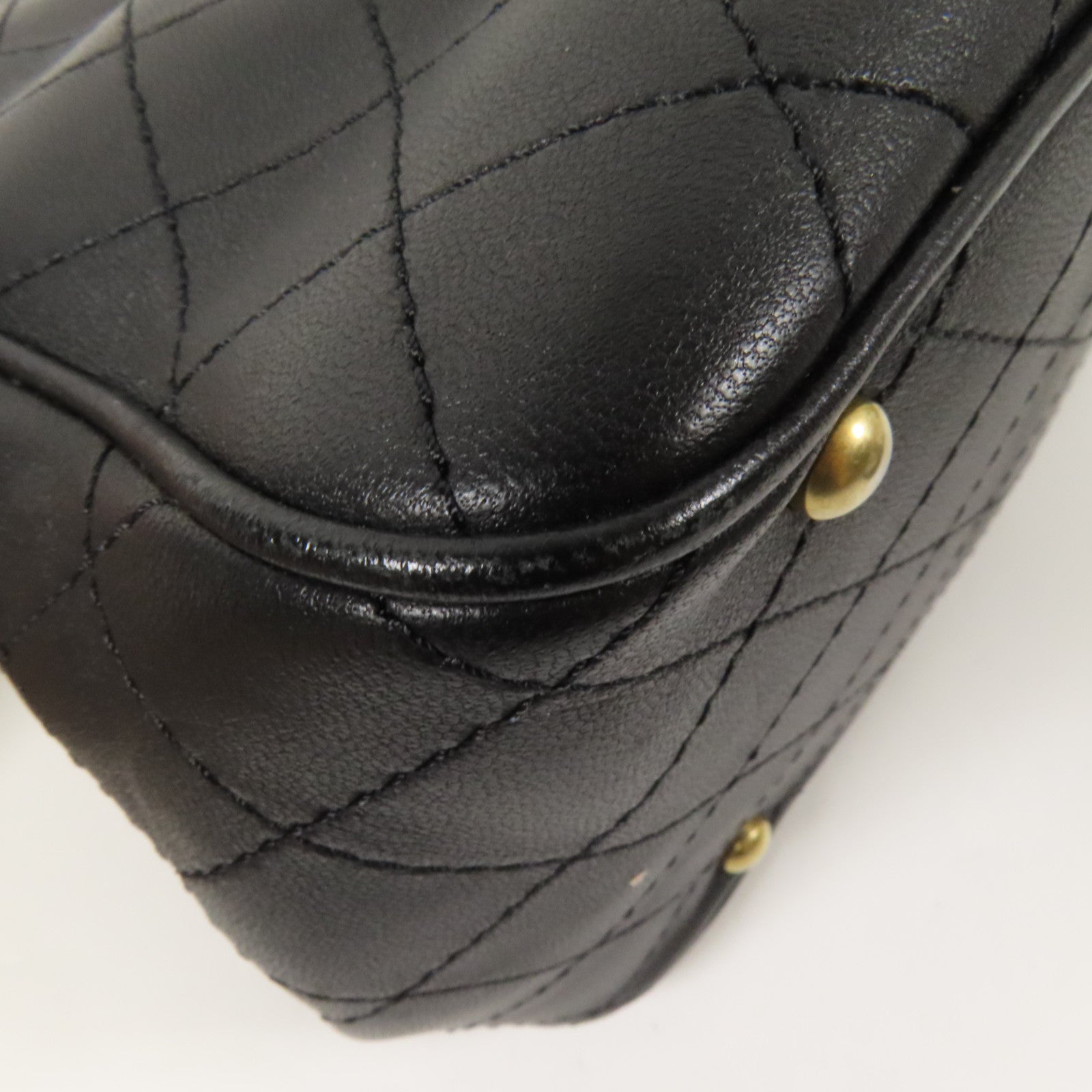 CHANEL 牛皮皮革Bucket Bag金扣肩背袋