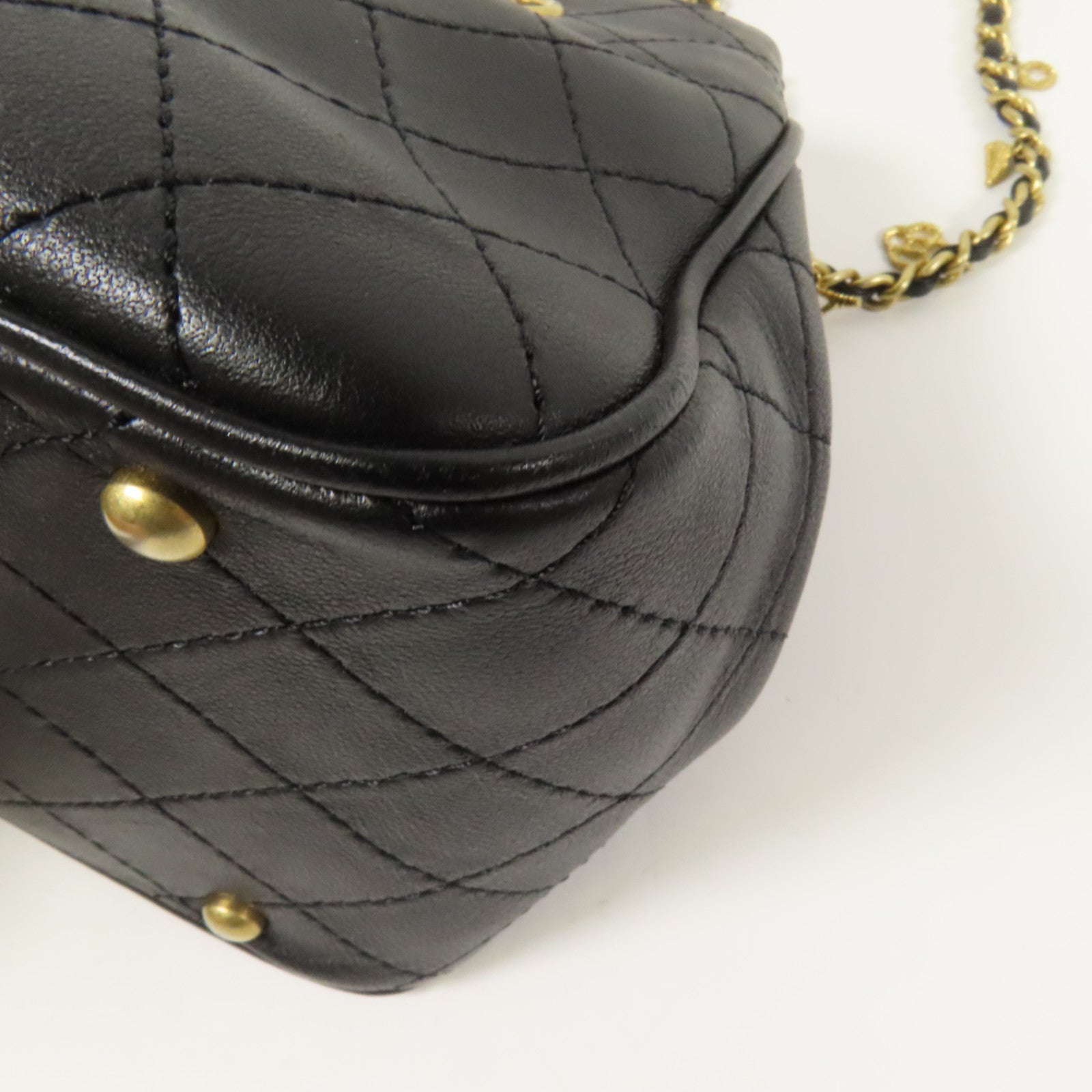 CHANEL 牛皮皮革Bucket Bag金扣肩背袋