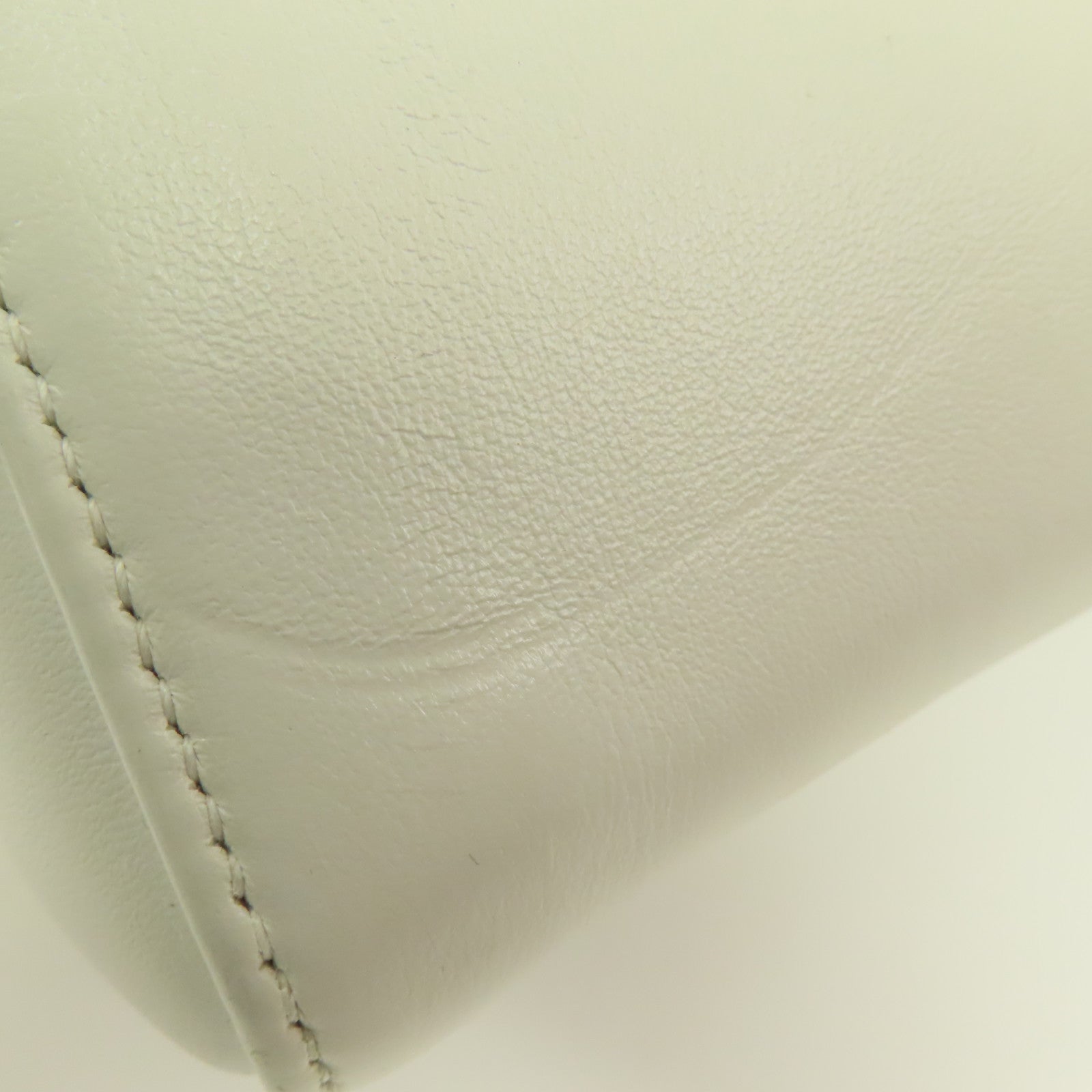 Dior 牛皮皮革Lady Dior銀扣肩背袋