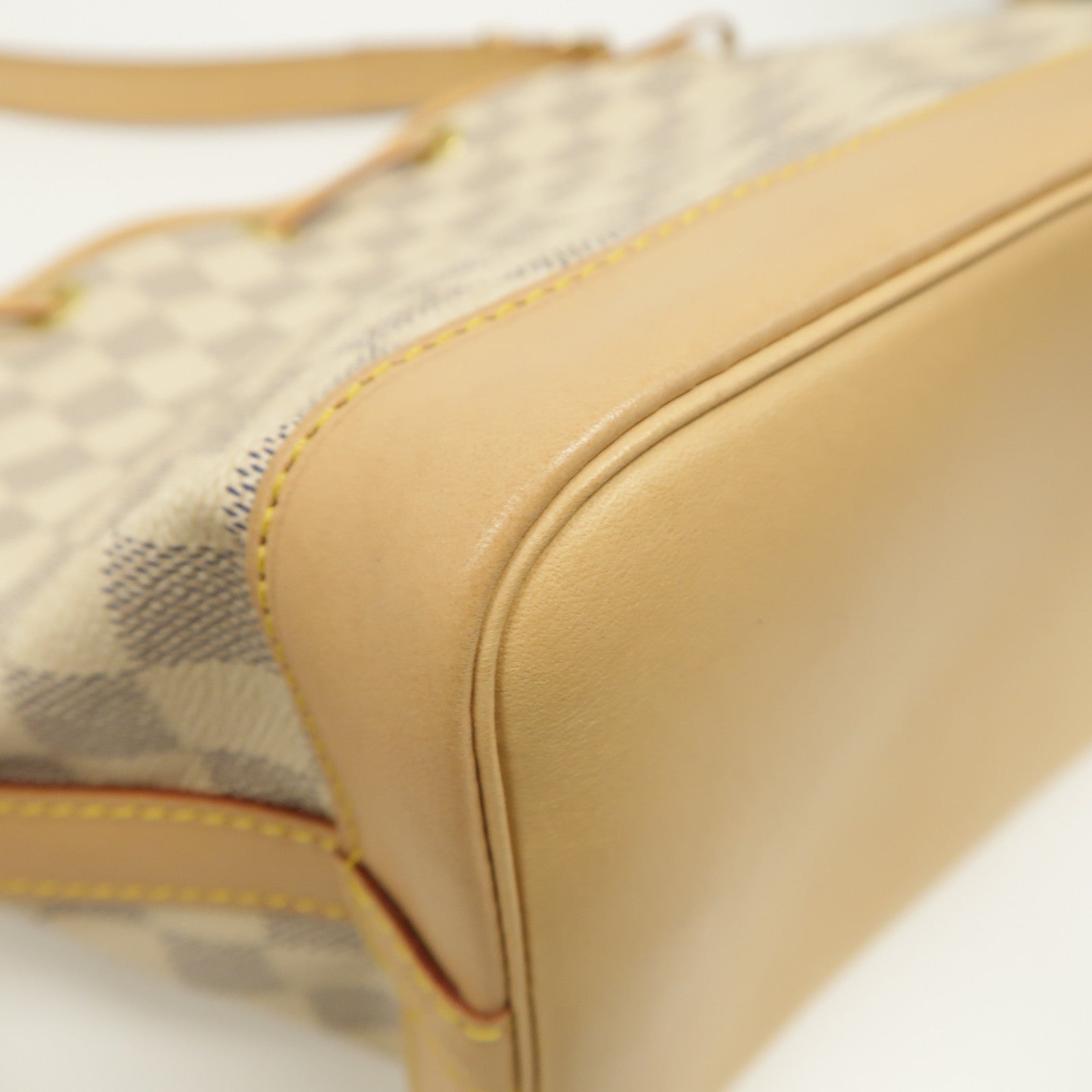 LOUIS VUITTON Damier Azur Noe BB金扣肩背袋白色