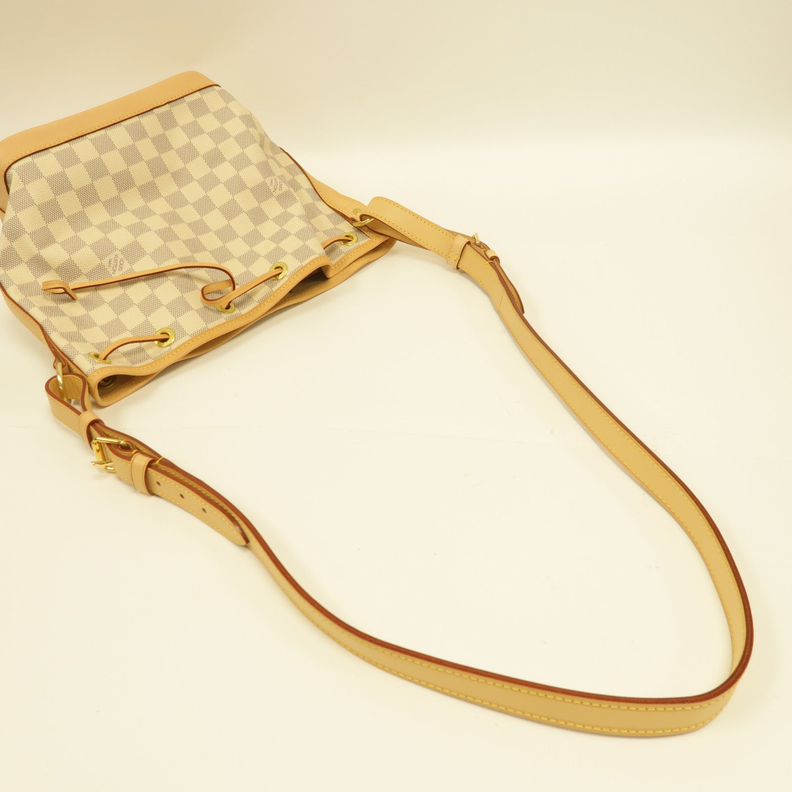 LOUIS VUITTON Damier Azur Noe BB金扣肩背袋白色