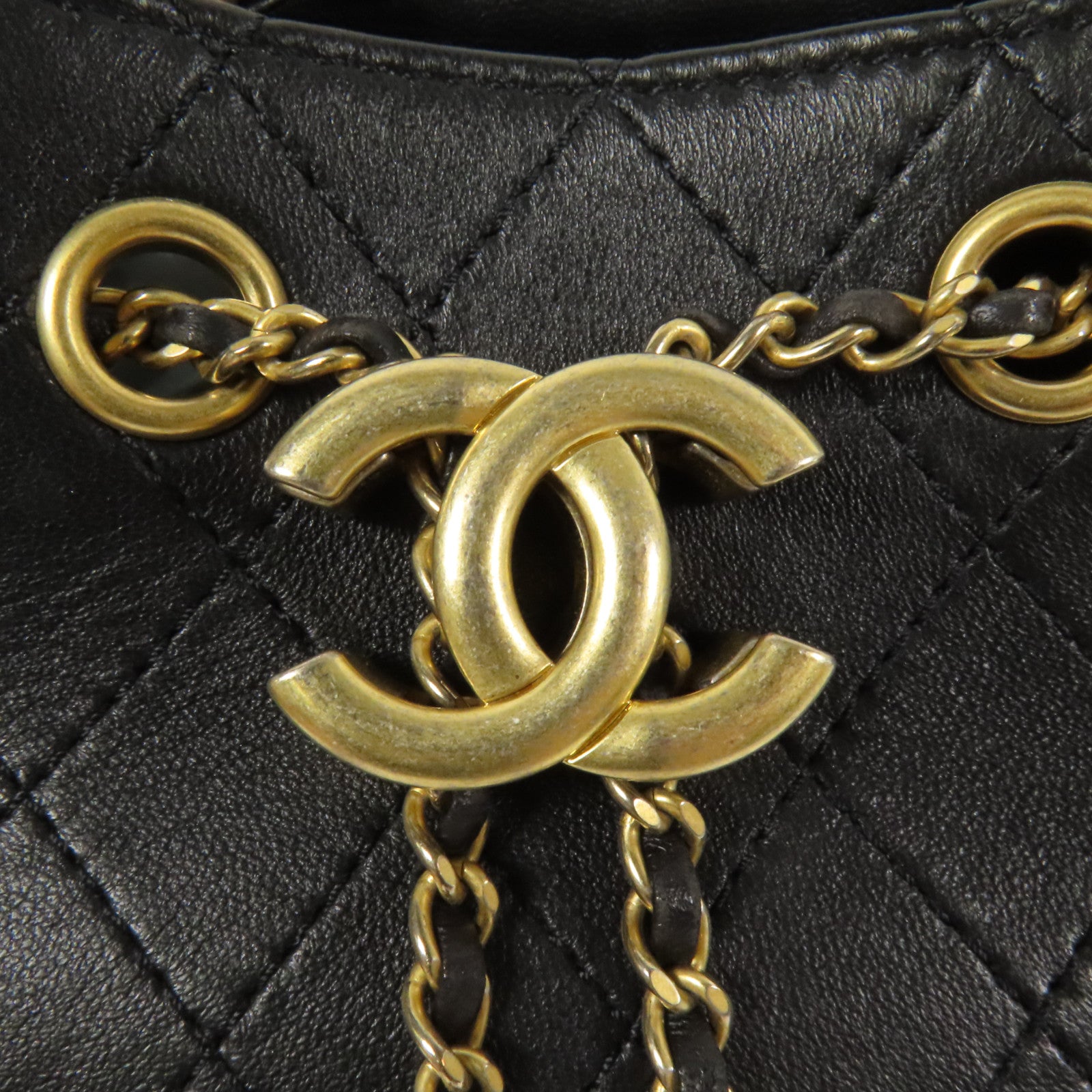 CHANEL 牛皮皮革Bucket Bag金扣肩背袋