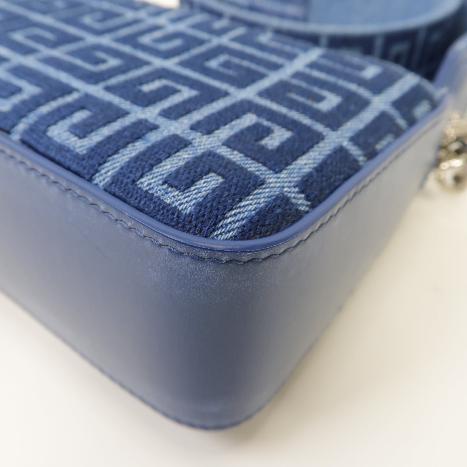 GIVENCHY 牛仔布2 Way Shoulder Bag銀扣手挽肩背兩用袋藍色