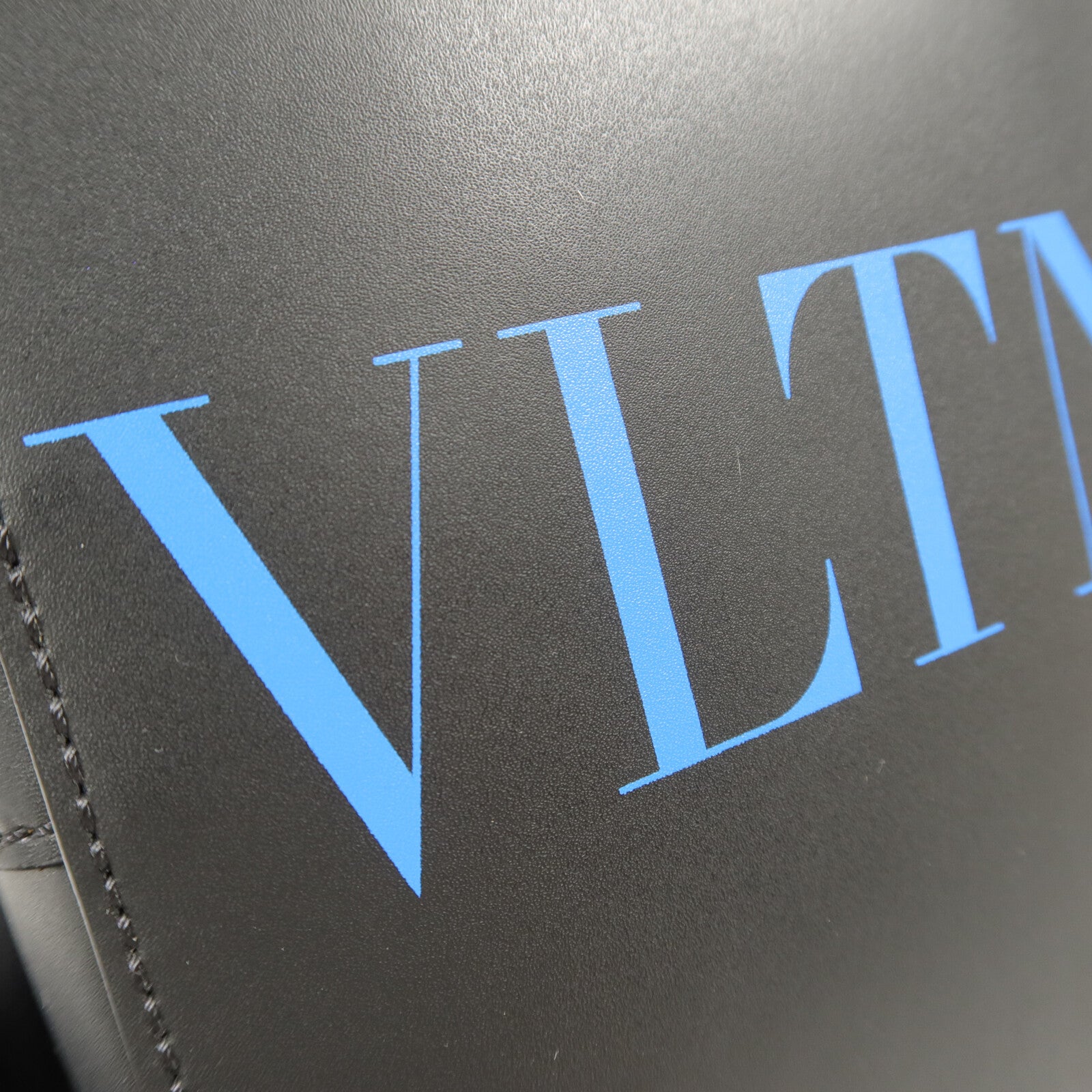 Valentino 牛皮皮革Shoulder Bag肩背袋