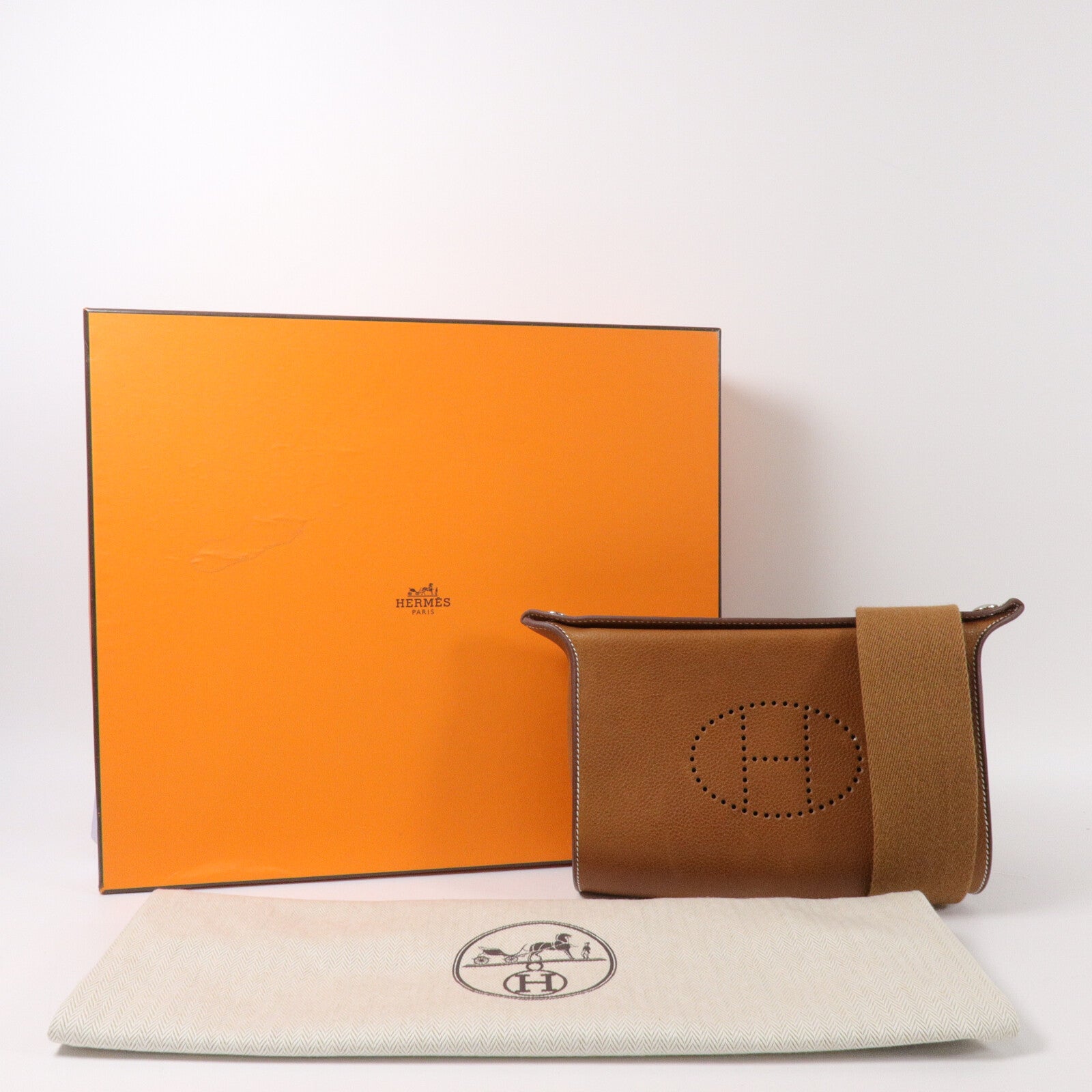 HERMES Barenia皮革Videpohes肩背袋Fauve