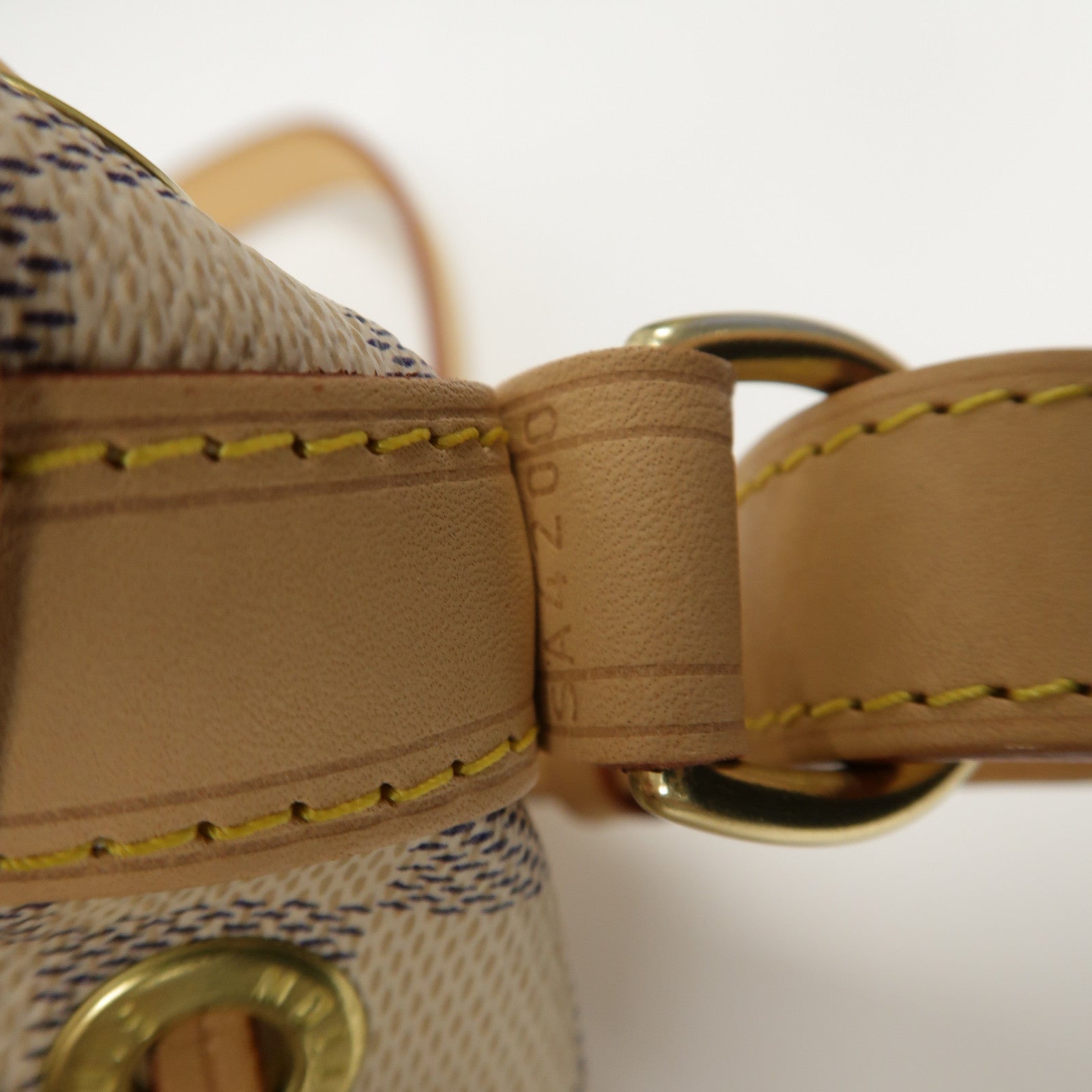LOUIS VUITTON Damier Azur Noe BB金扣肩背袋白色