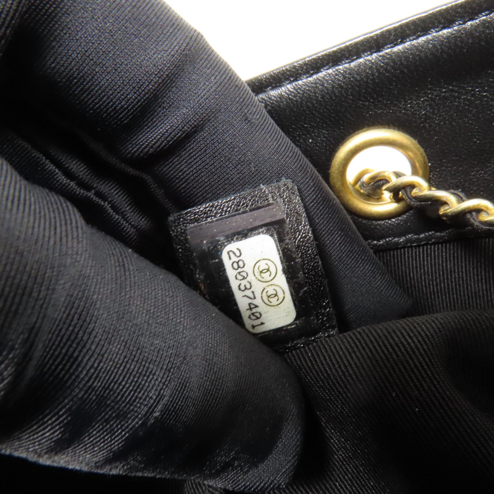 CHANEL 牛皮皮革Bucket Bag金扣肩背袋