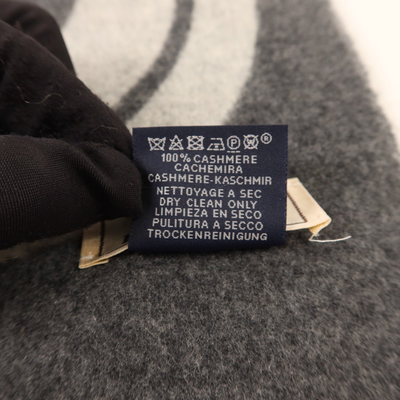 HERMES 【激減優惠】羊絨Scarf圍巾