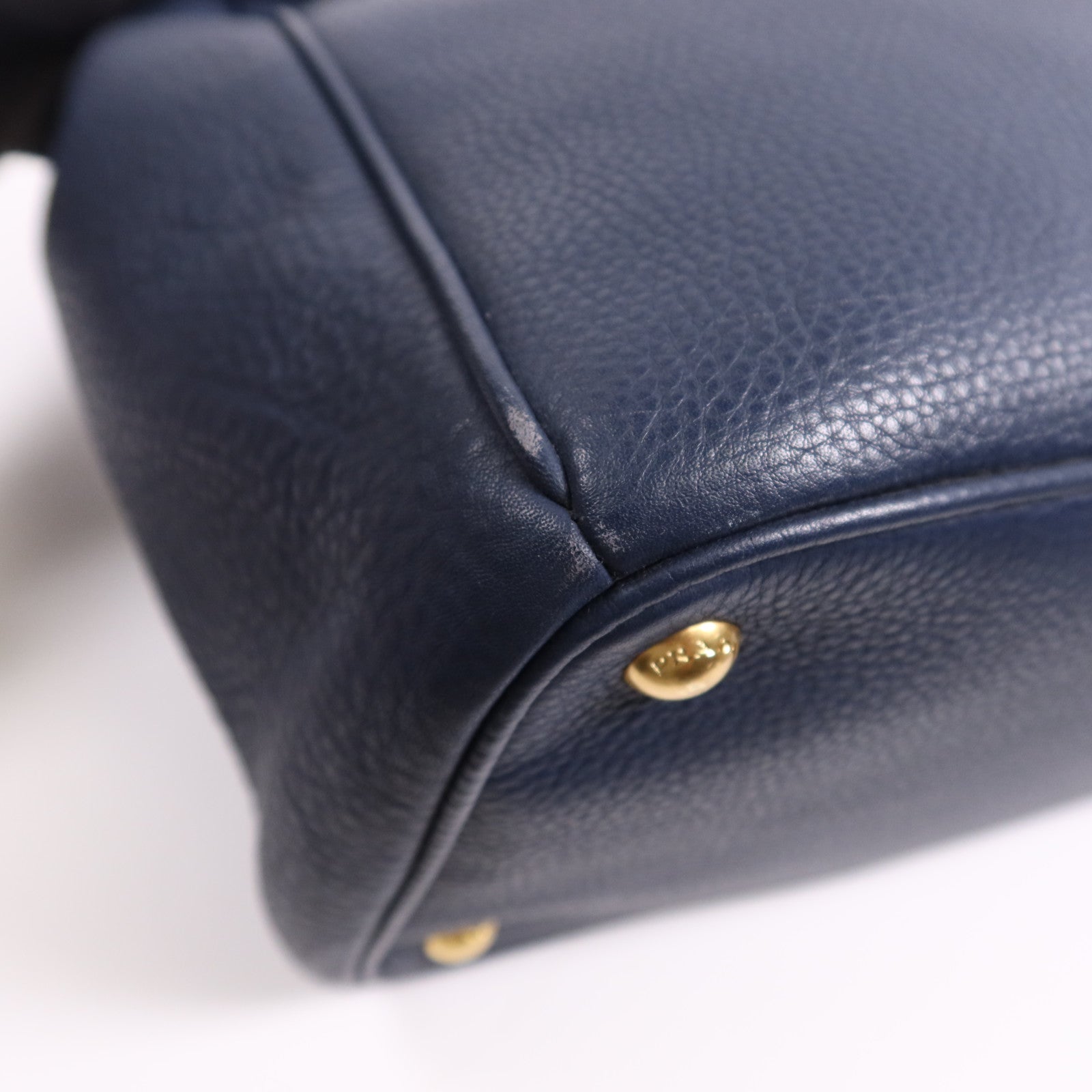 PRADA 牛皮皮革Shoulder Bag金扣肩背袋